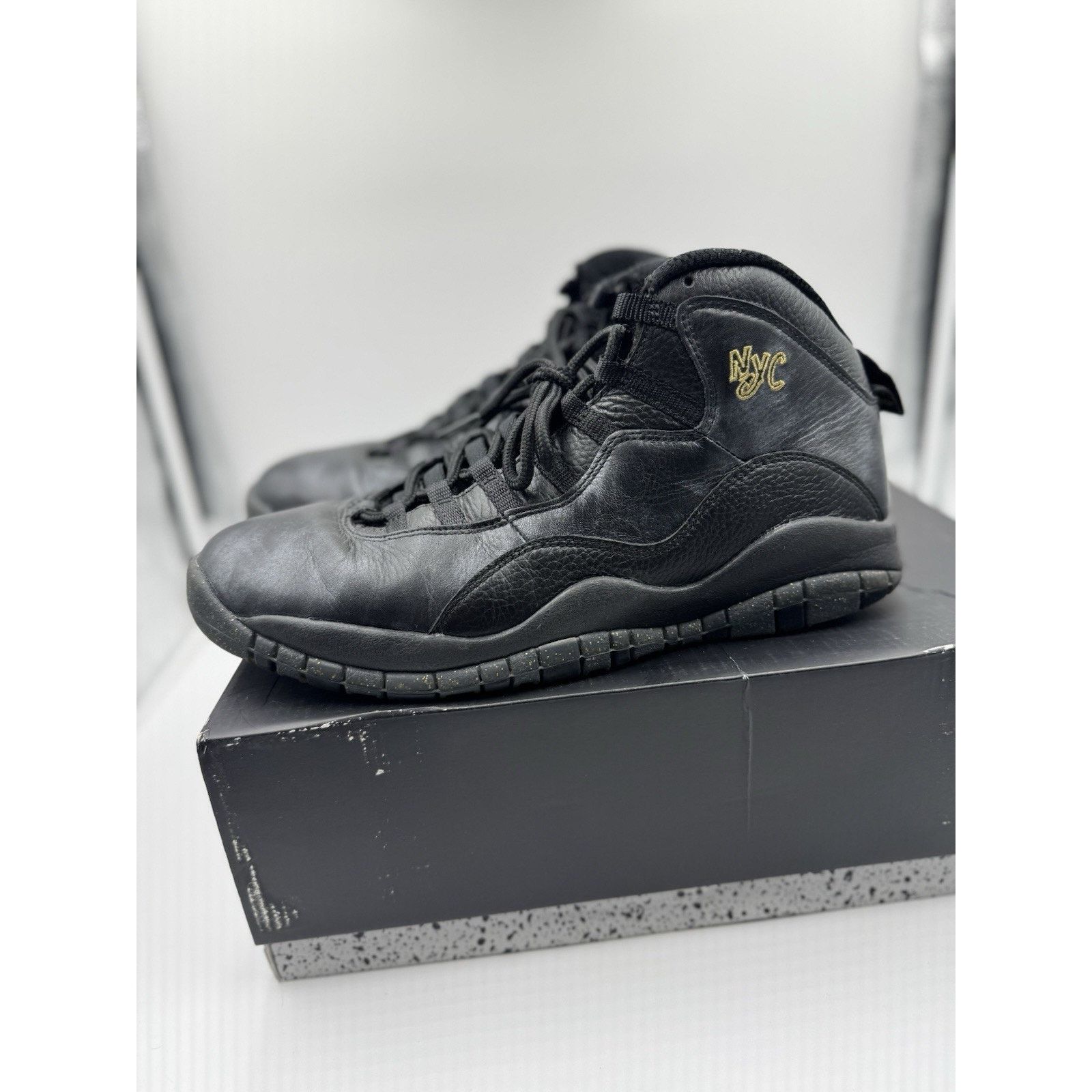 Jordan Brand Size 11 - Air Jordan 10 Retro NYC BS619 Size US 11 / EU 44 - 1 Thumbnail