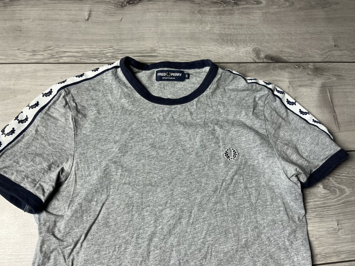 Fred Perry Fred perry tshirt logo sleeve size Small Size US S / EU 44-46 / 1 - 3 Thumbnail