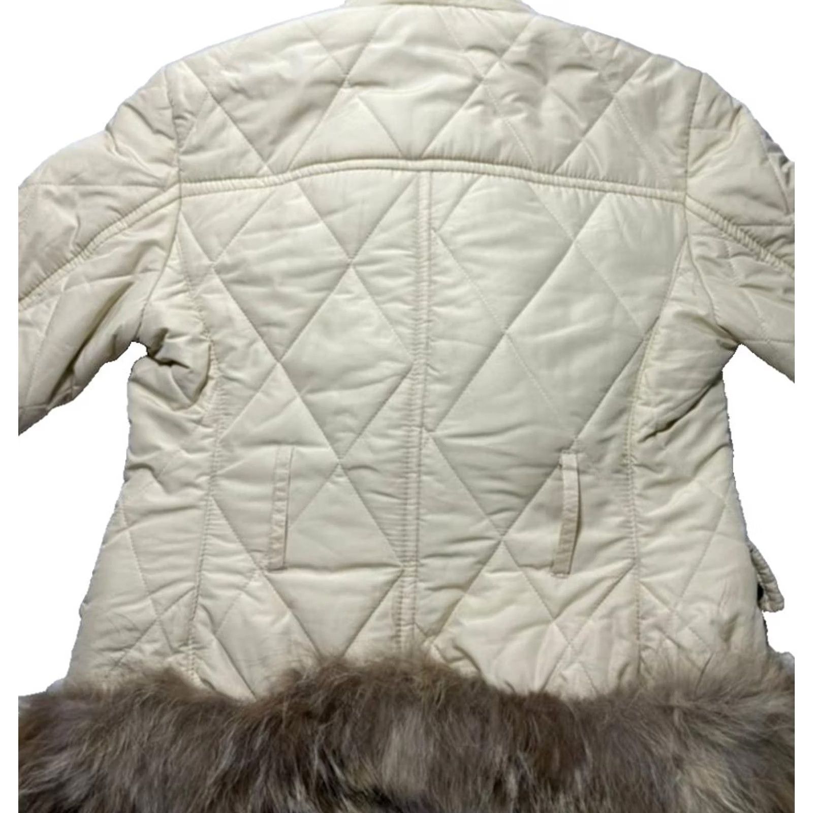 Vintage Vero Moda Women's Ivory Quilted Jacket with Faux Fur Trim & Collar L Regular L Ivory 90s-2020s Style Womens Size L / US 10 / IT 46 - 4 Thumbnail