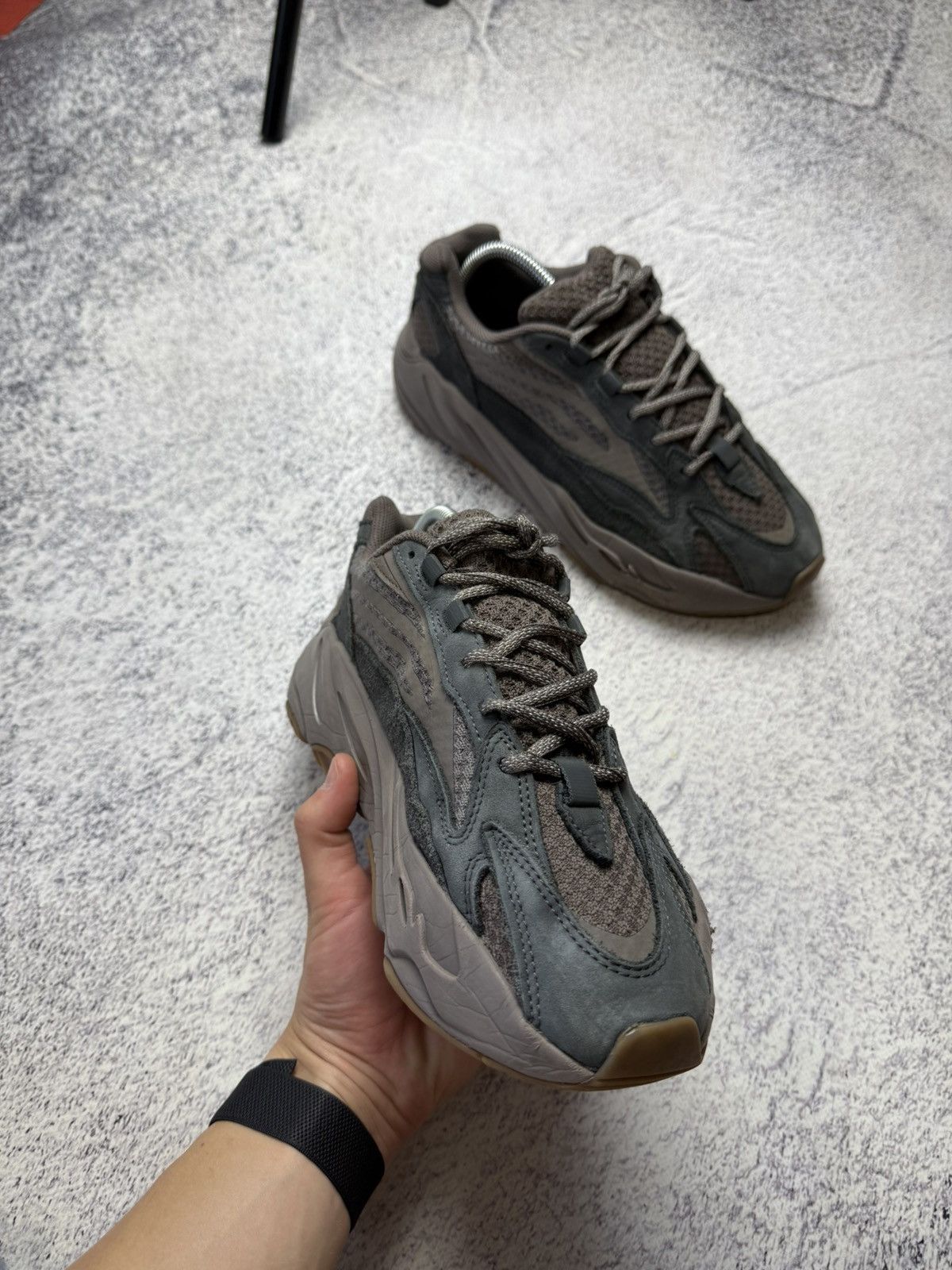 Adidas × Kanye West Adidas Yeezy Boost 700 v2 size 9 Size US 9 / EU 42 - 4 Thumbnail