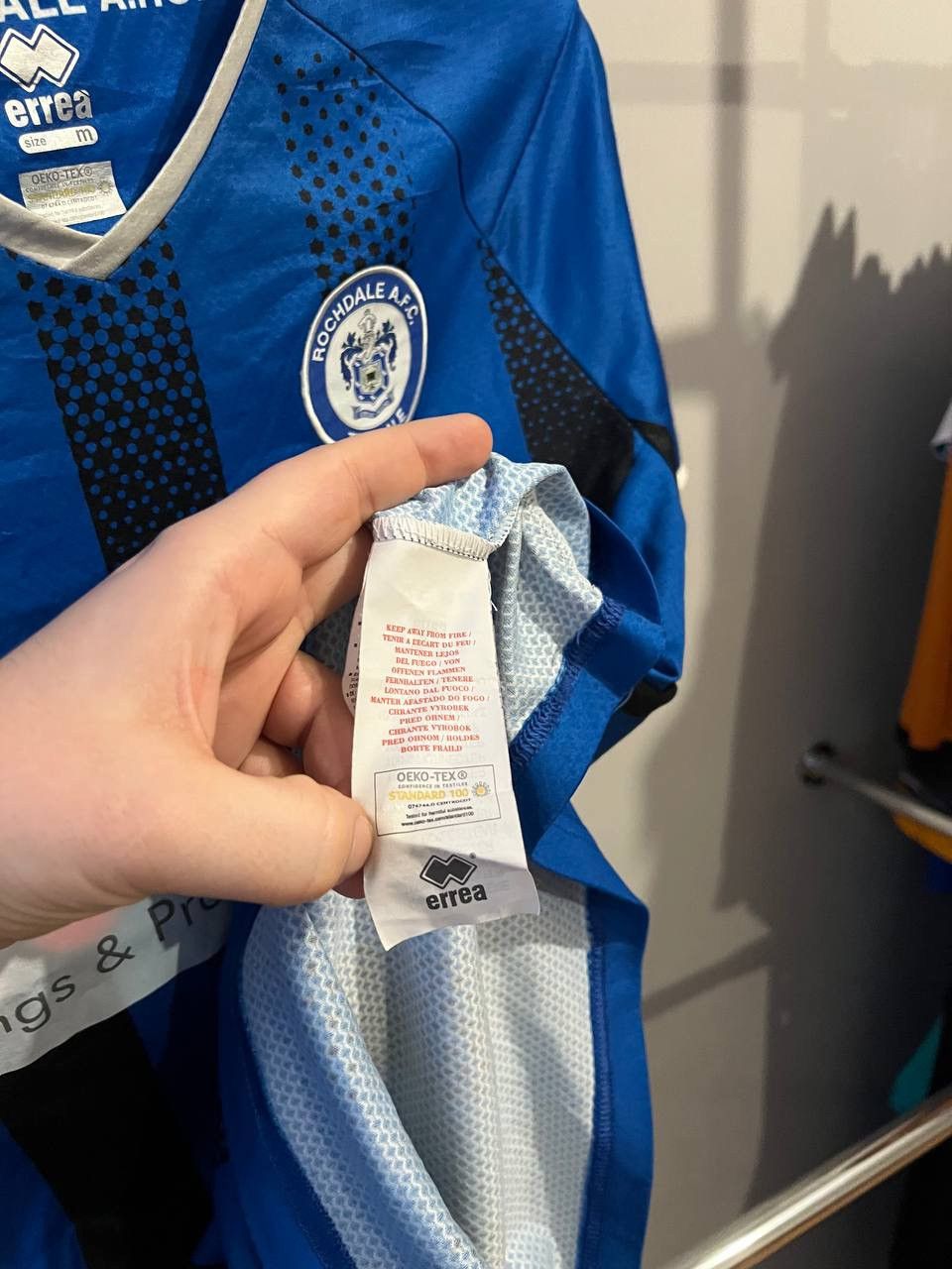 Errea 2018/19 ROCHDALE AFC #3 SPECIAL SOCCER FOOTBALL JERSEY SZ M Size US M / EU 48-50 / 2 - 8 Thumbnail