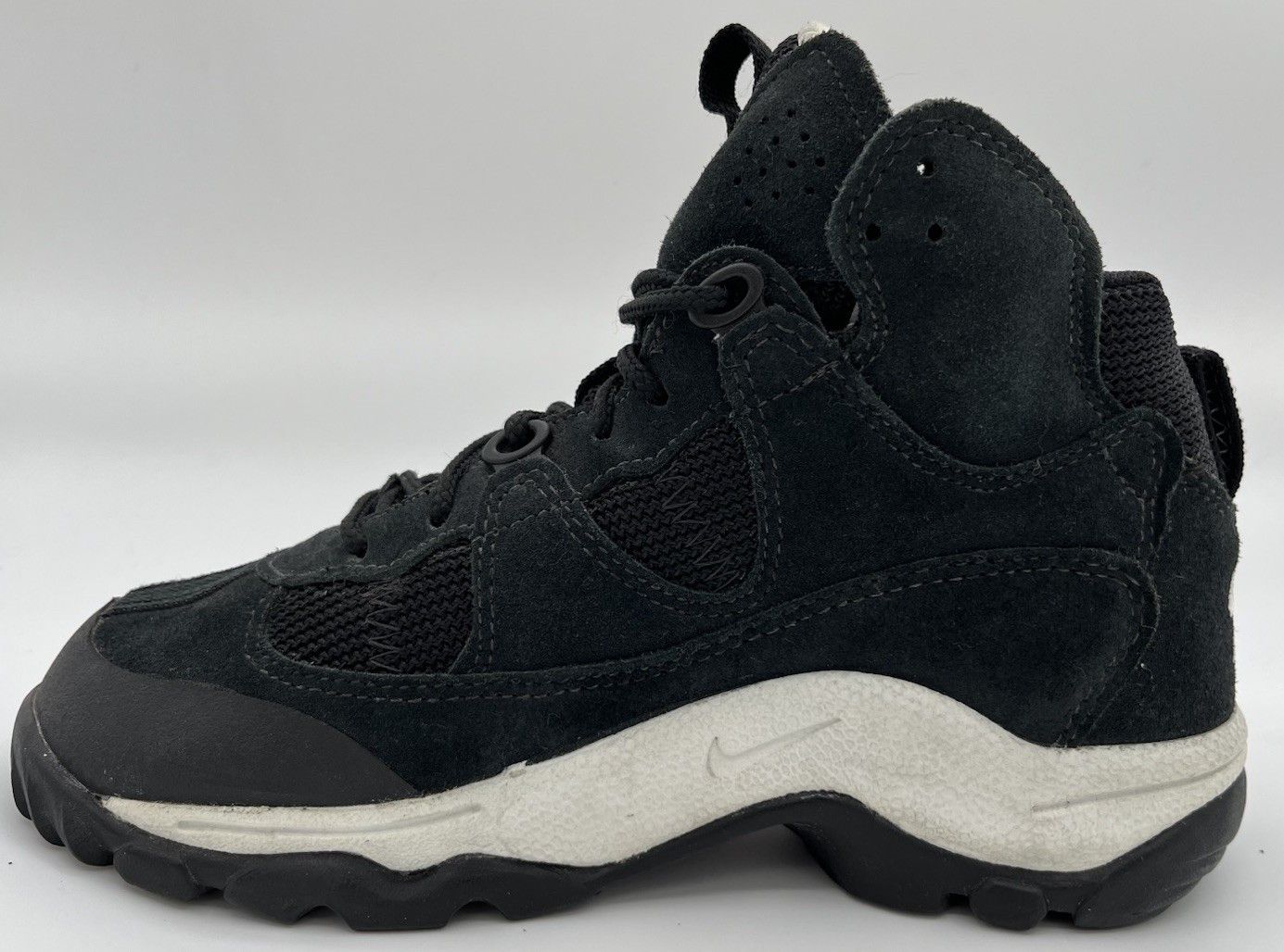 Nike ACG Vtg Nike Air ACG Women’s Size 7.5 Outdoor Black Hiking Boots Size US 7.5 / IT 37.5 - 3 Thumbnail