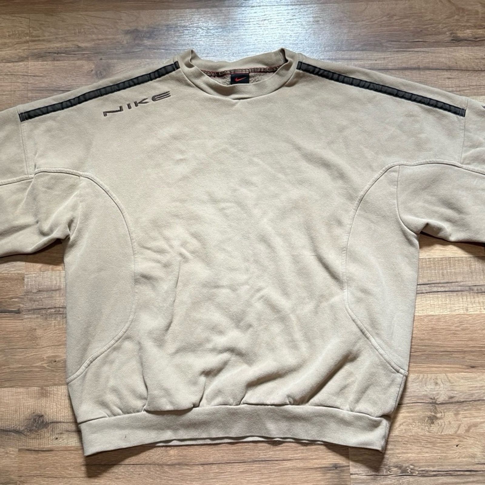 Nike 90s Nike Spell Out Crewneck Sweatshirt Size US L / EU 52-54 / 3 - 2 Thumbnail