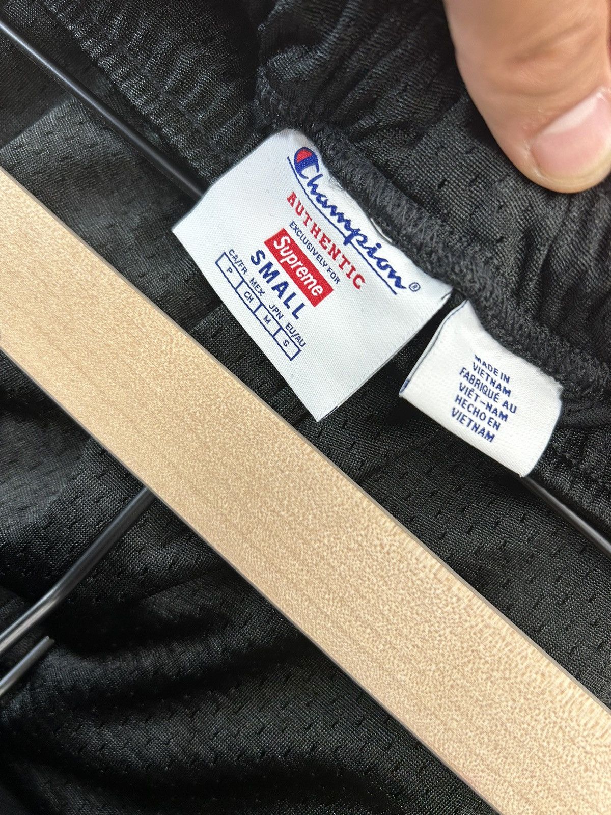 Champion × Supreme Supreme x Champion shorts Size US 30 / EU 46 - 3 Thumbnail