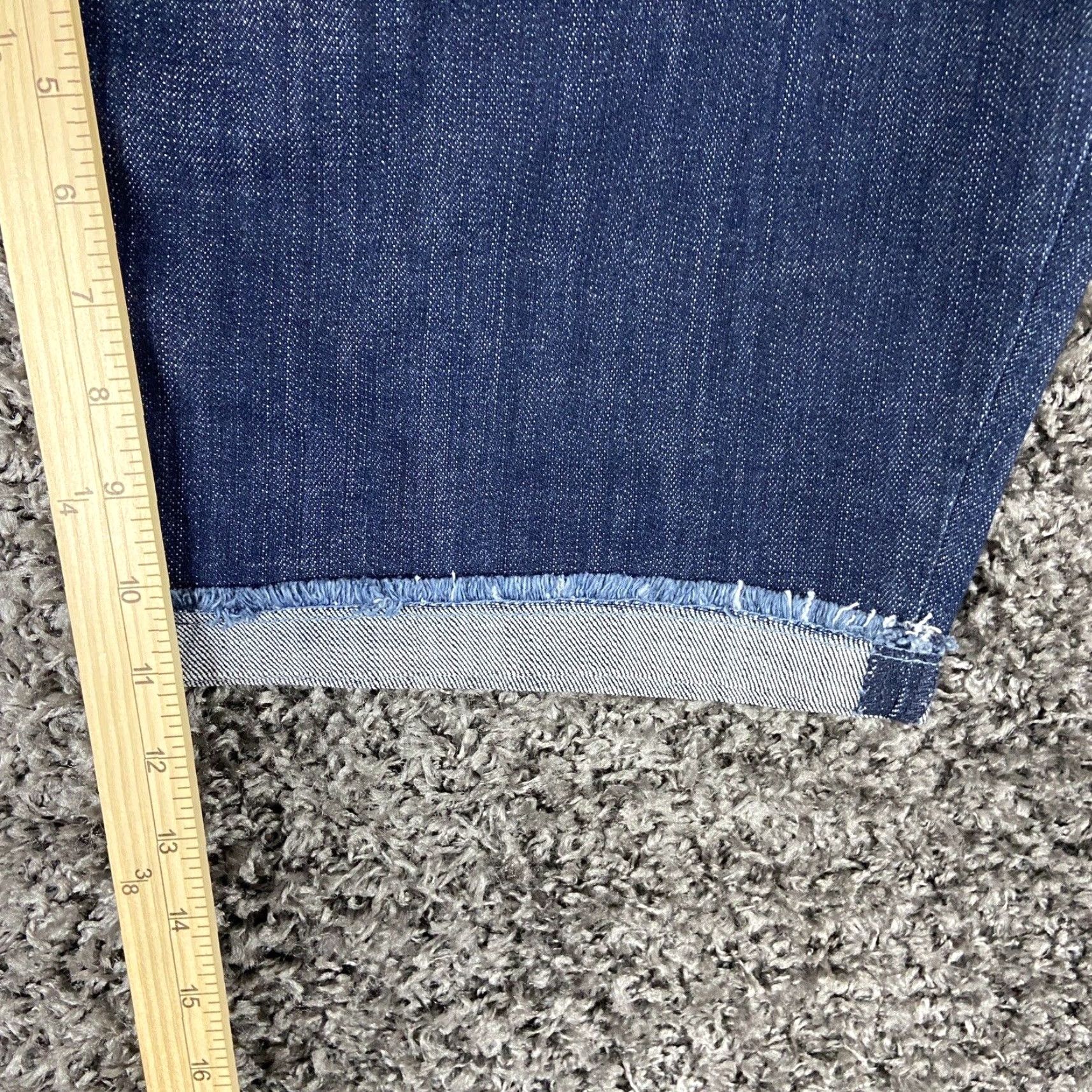 Old Navy OLD NAVY Women's Blue Jeans Shorts The Flirt 16 Medium Size 38" / US 16 / IT 52 - 7 Thumbnail