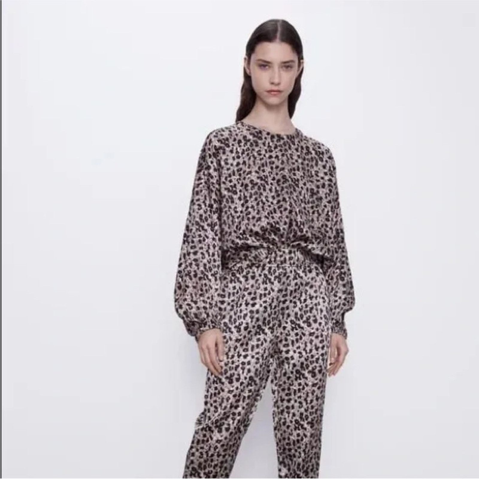 Zara Zara Leopard Print Blouson Sleeve Sateen Shirt, EUC, Small Size S / US 4 / IT 40 - 2 Thumbnail
