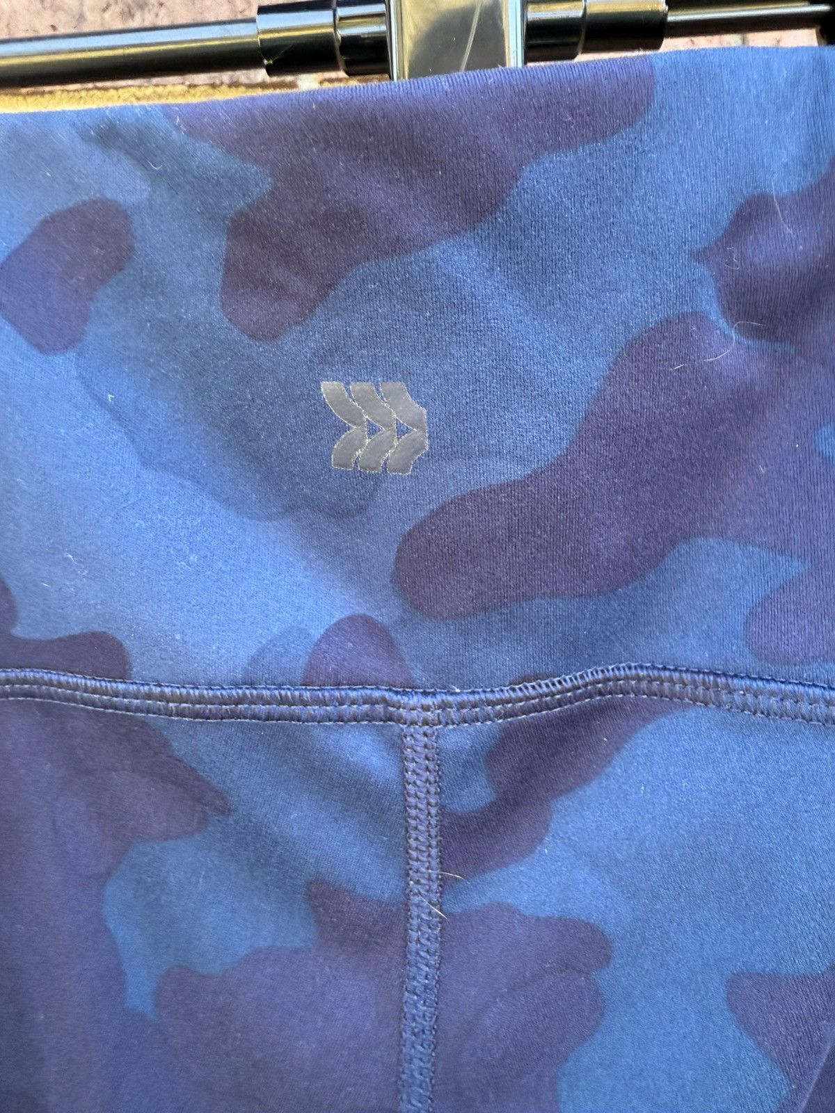 Other All In Motion Exercise Capri Leggings Blue Navy Camouflage Size 26" / US 2 / IT 38 - 7 Thumbnail