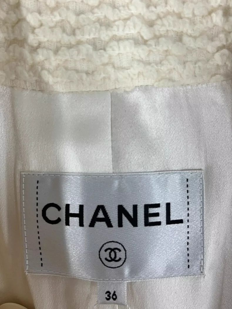 Chanel Chanel Space Series White Pearl Button Coat Size XS / US 0-2 / IT 36-38 - 4 Thumbnail