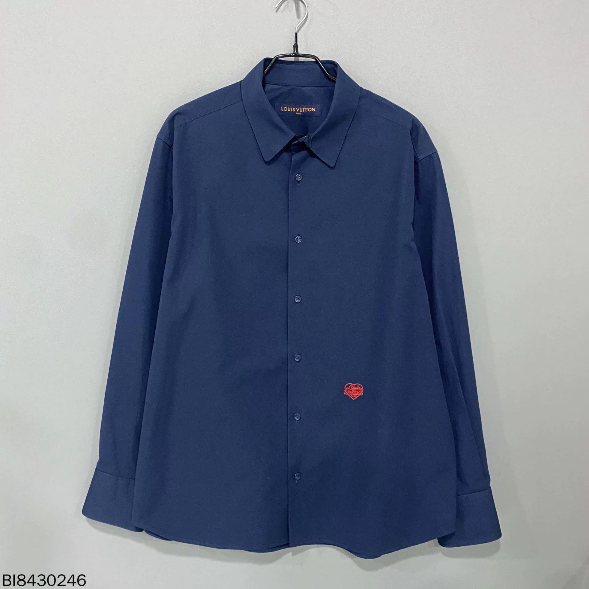 Louis Vuitton Louis Vuitton Heart Logo Embroidered Shirt Size US L / EU 52-54 / 3 - 1 Thumbnail