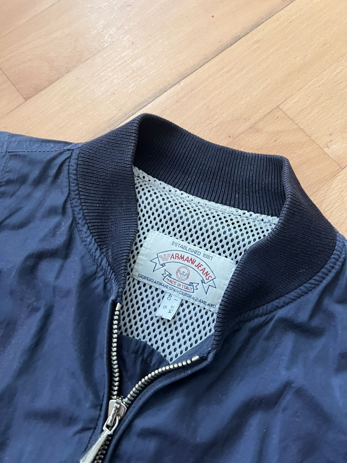 Giorgio Armani Vintage Armani Jeans cropped fit bomber jacket Size US XS / EU 42 / 0 - 2 Thumbnail