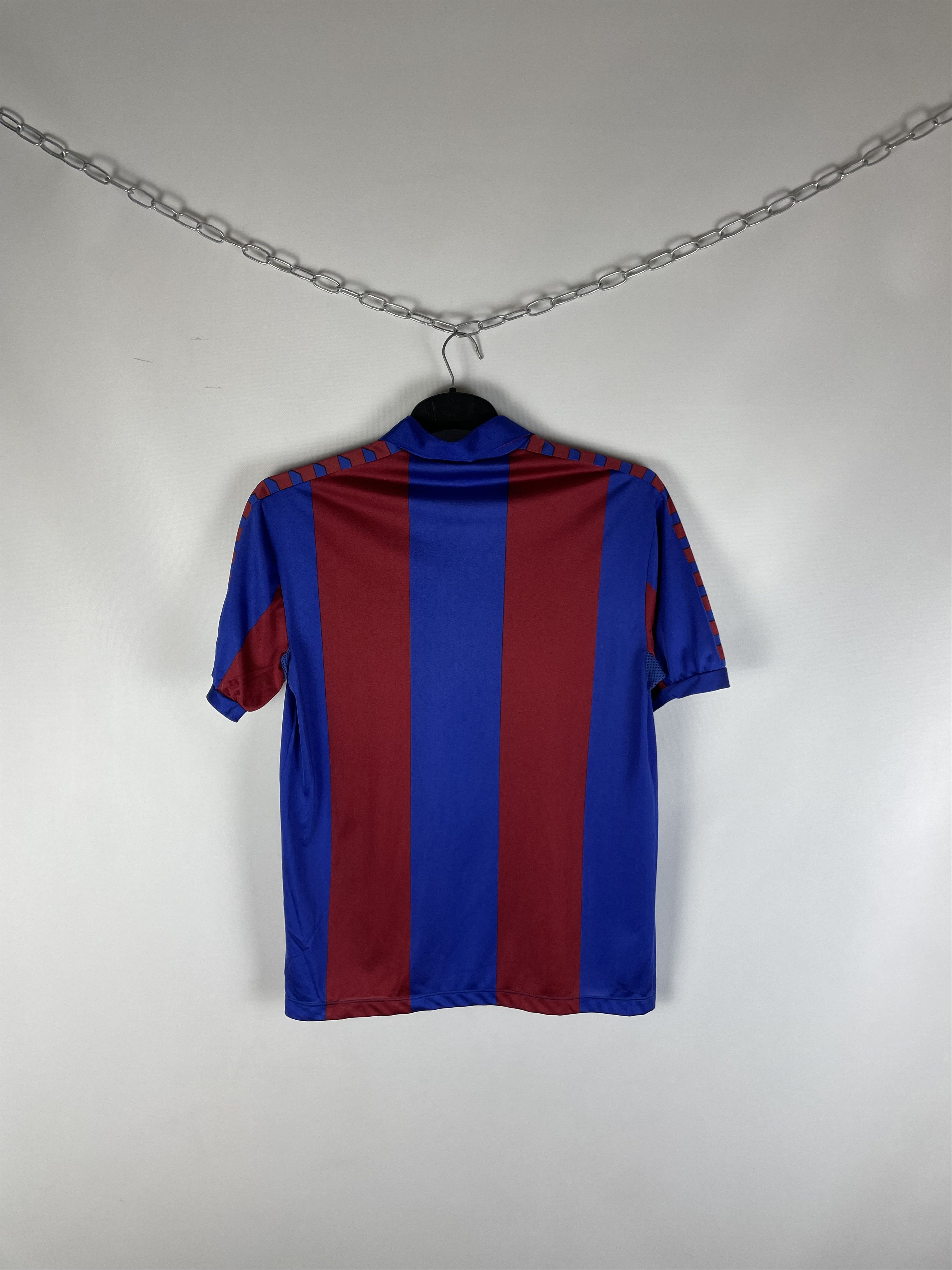 Vintage BARCELONA 1984/1989 HOME FOOTBALL SHIRT MEYBA VINTAGE Size US M / EU 48-50 / 2 - 13 Thumbnail