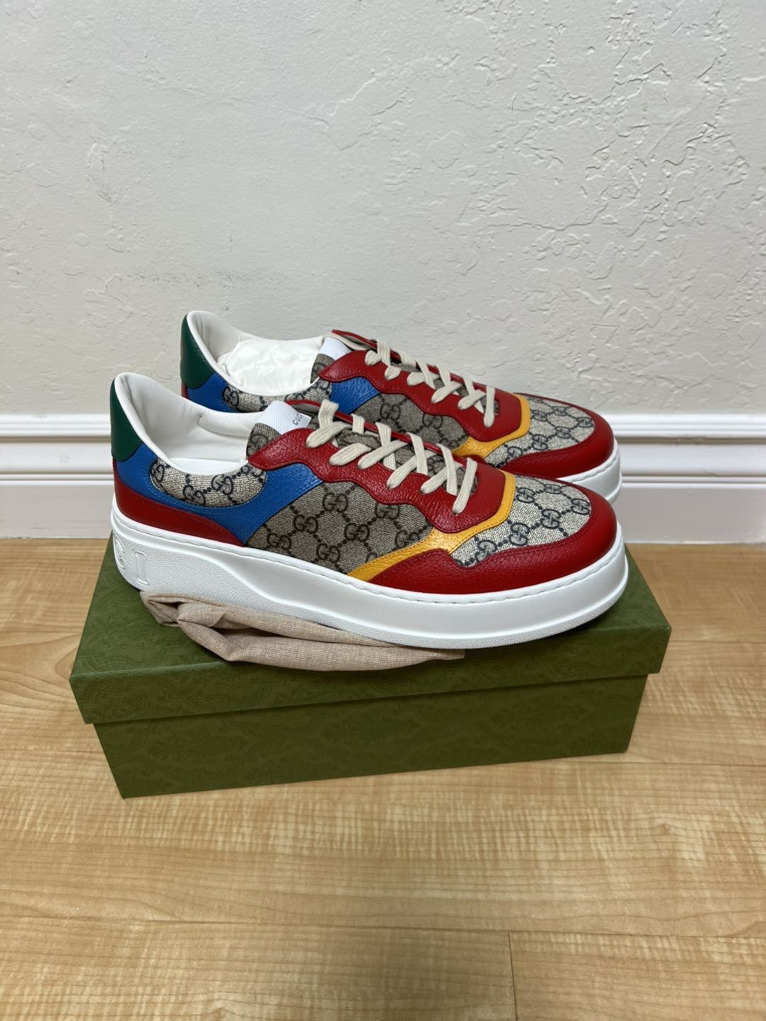 GUCCI GG SNEAKER BEIGE RED BLUE