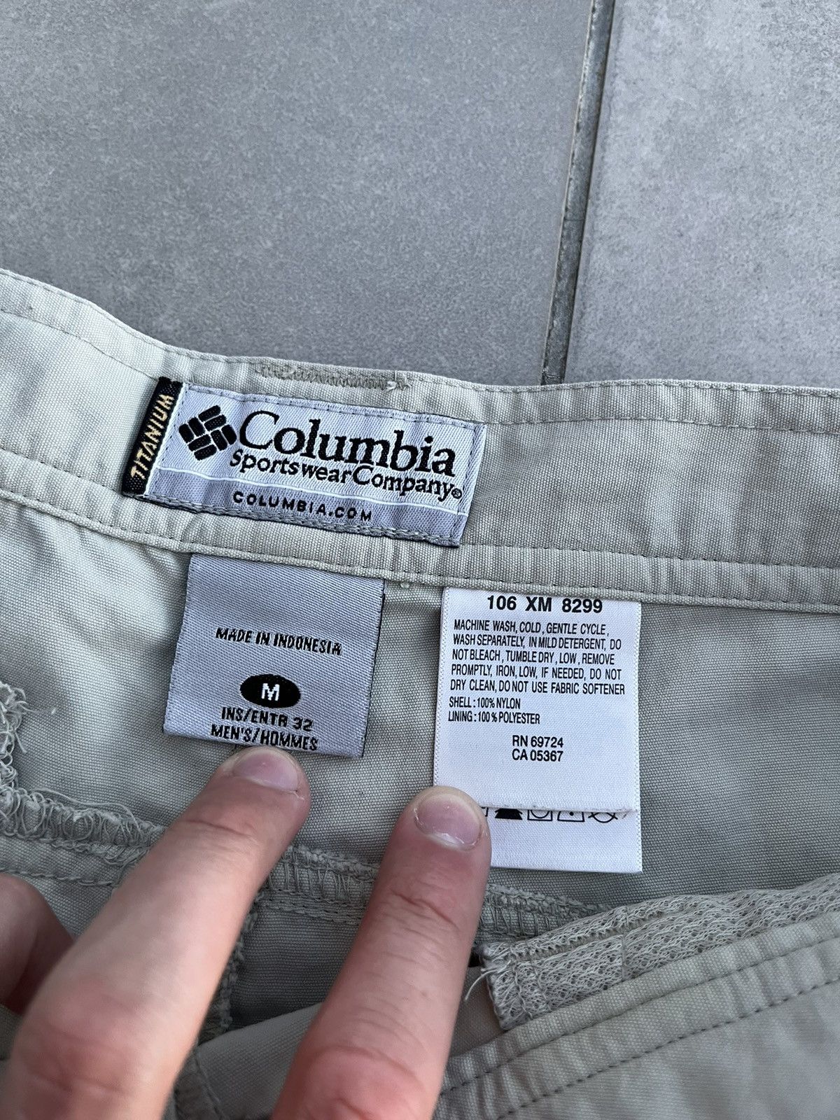 Columbia Columbia cargo shorts pockets beige khaki vintage Size US 32 / EU 48 - 7 Thumbnail