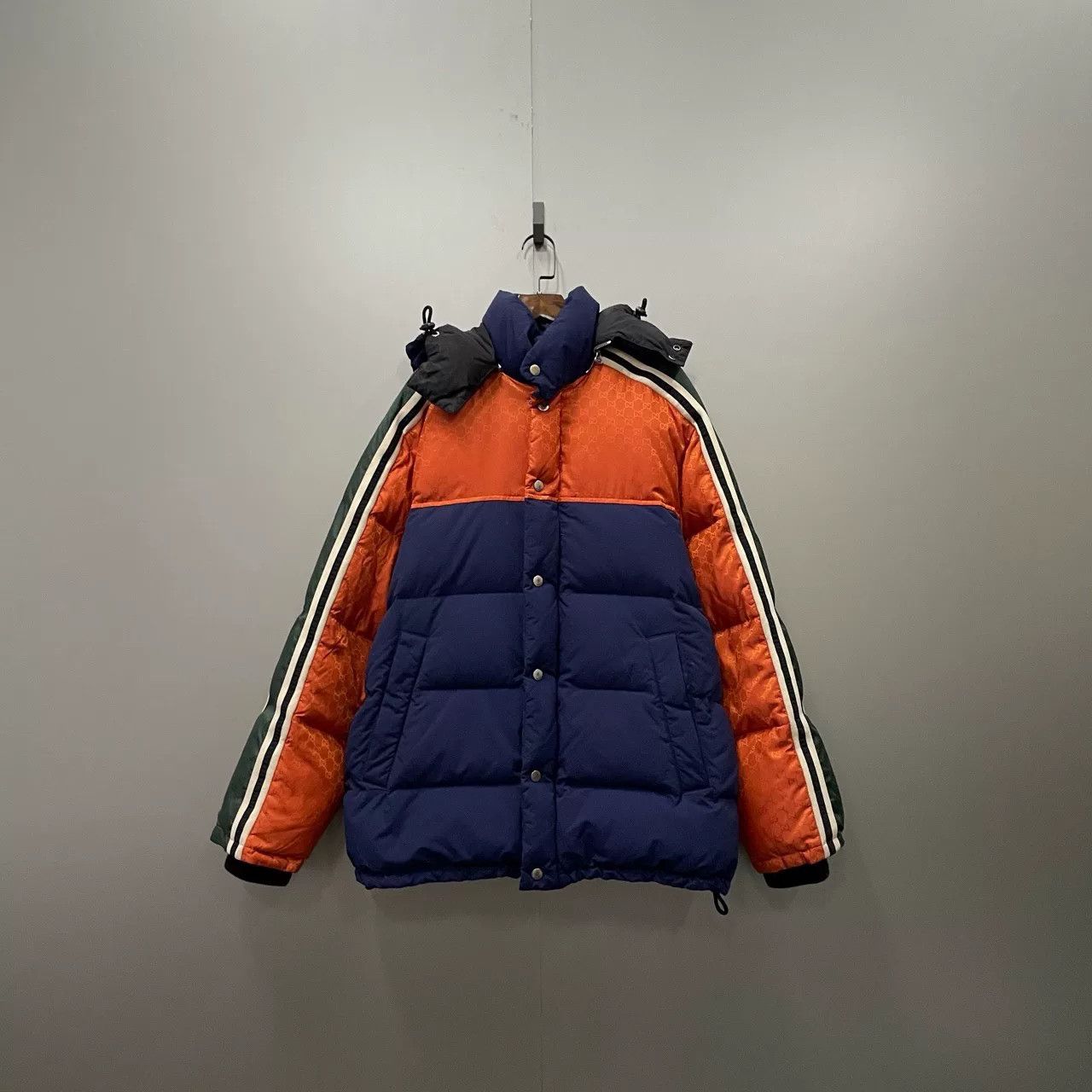 Gucci gucci logo hooded down jacket Size US L / EU 52-54 / 3 - 1 Thumbnail