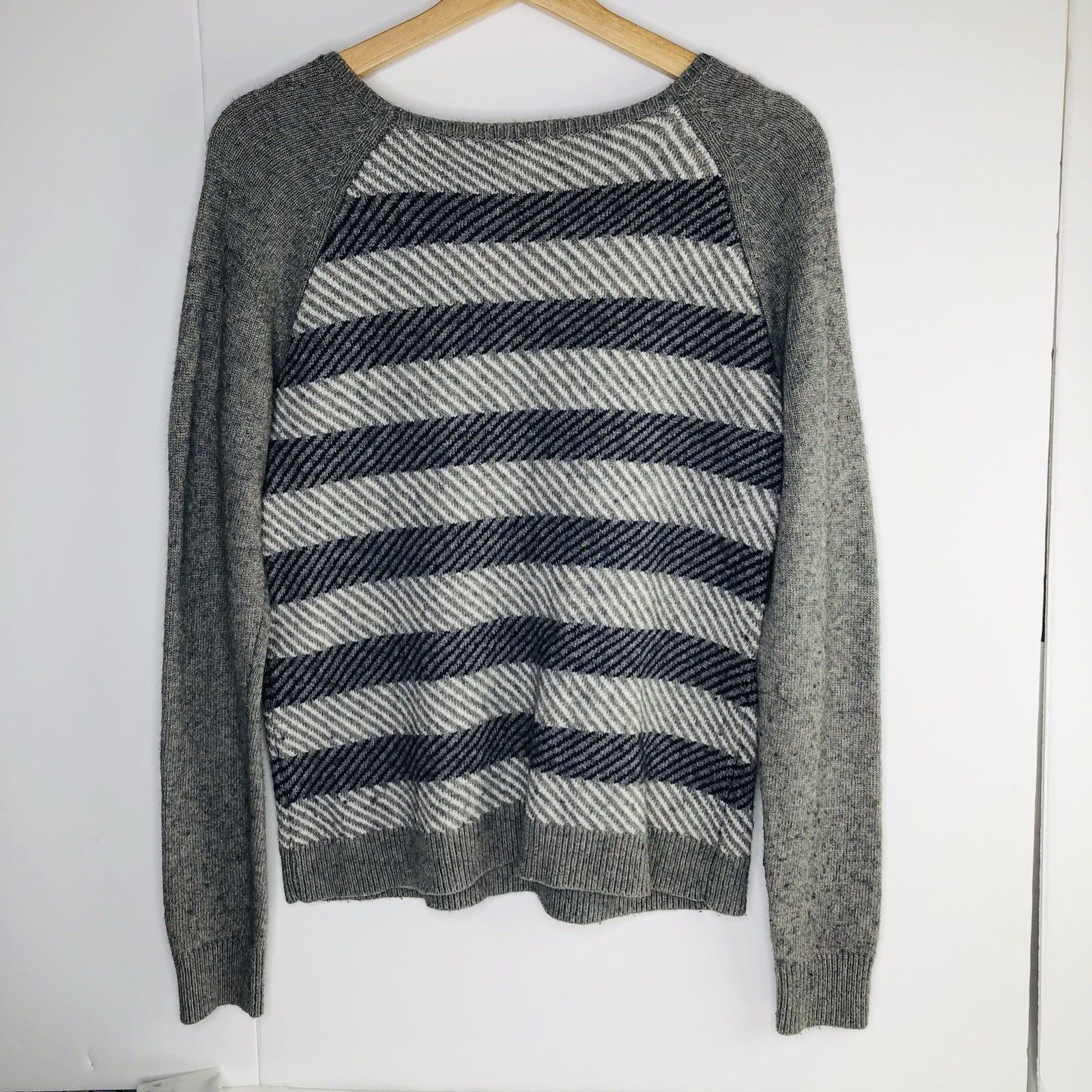 J.Crew J. Crew Womens Merino Wool Blend Zigzag Sweater Size L Size L / US 10 / IT 46 - 3 Thumbnail