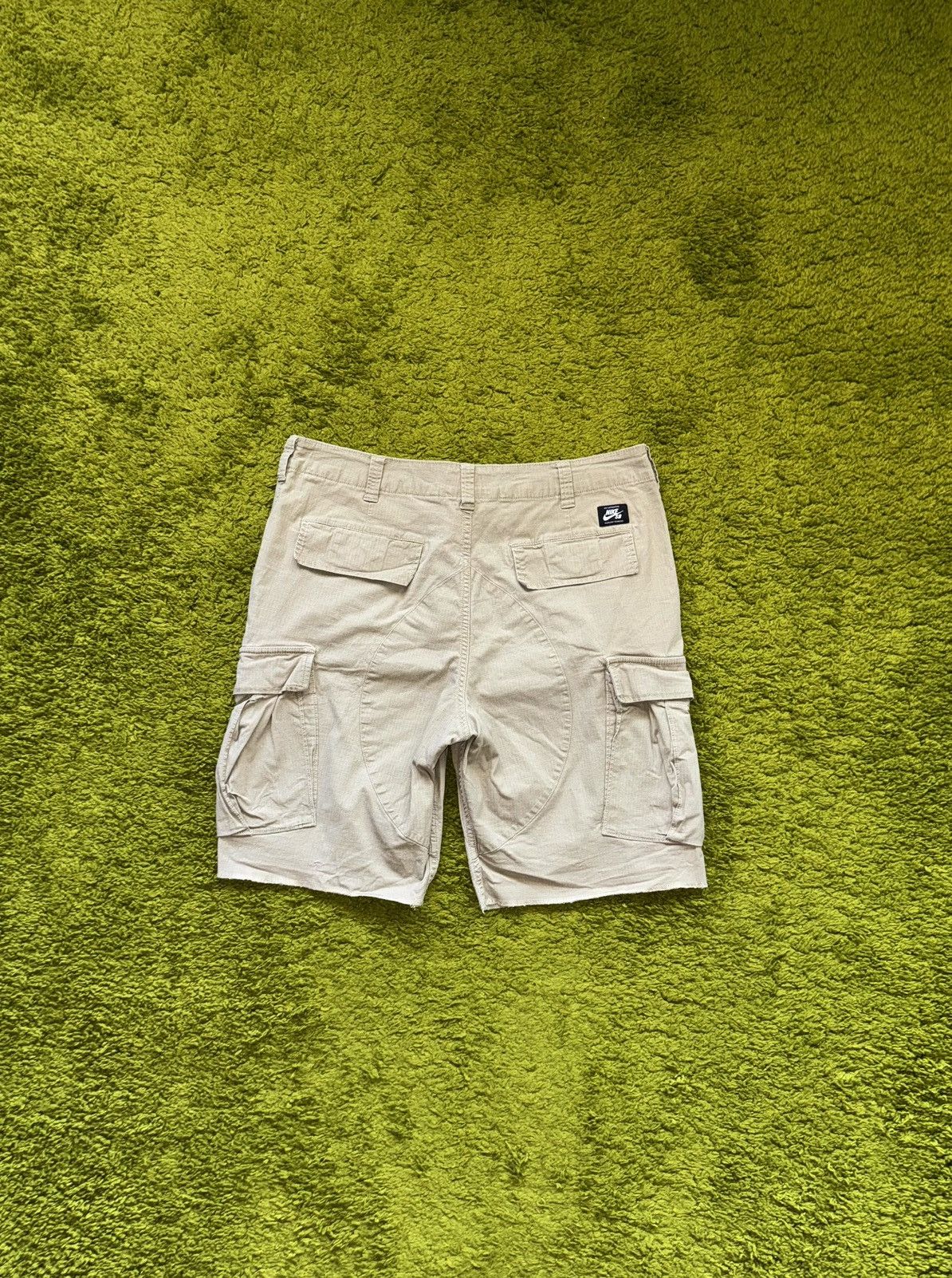 Nike SB Nike SB cargo shorts Size US 34 / EU 50 - 2 Thumbnail