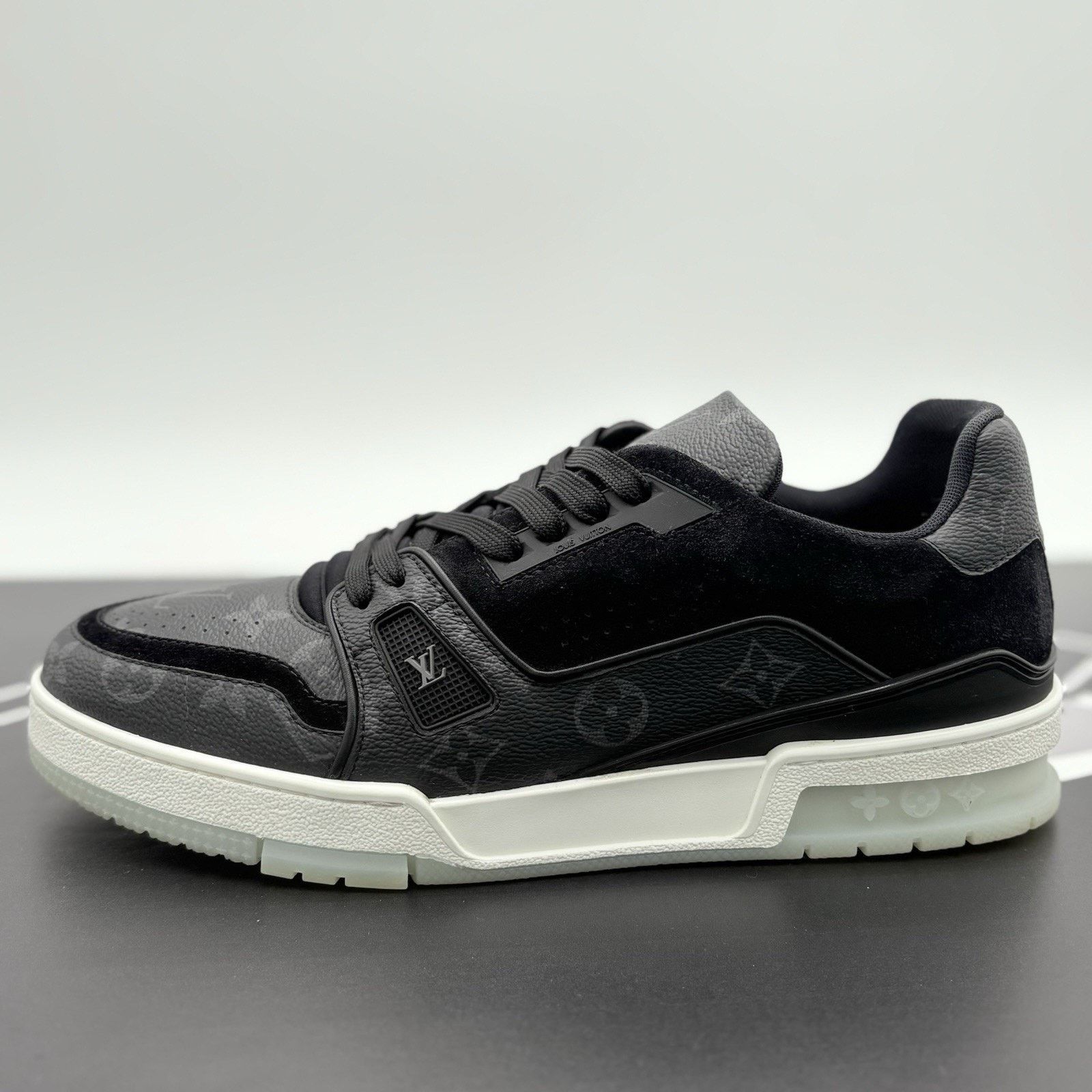 Louis Vuitton (US 9-9.5) - Louis Vuitton Trainer ' Black ' | SUPER CLEAN! Size US 9.5 / EU 42-43 - 8 Thumbnail