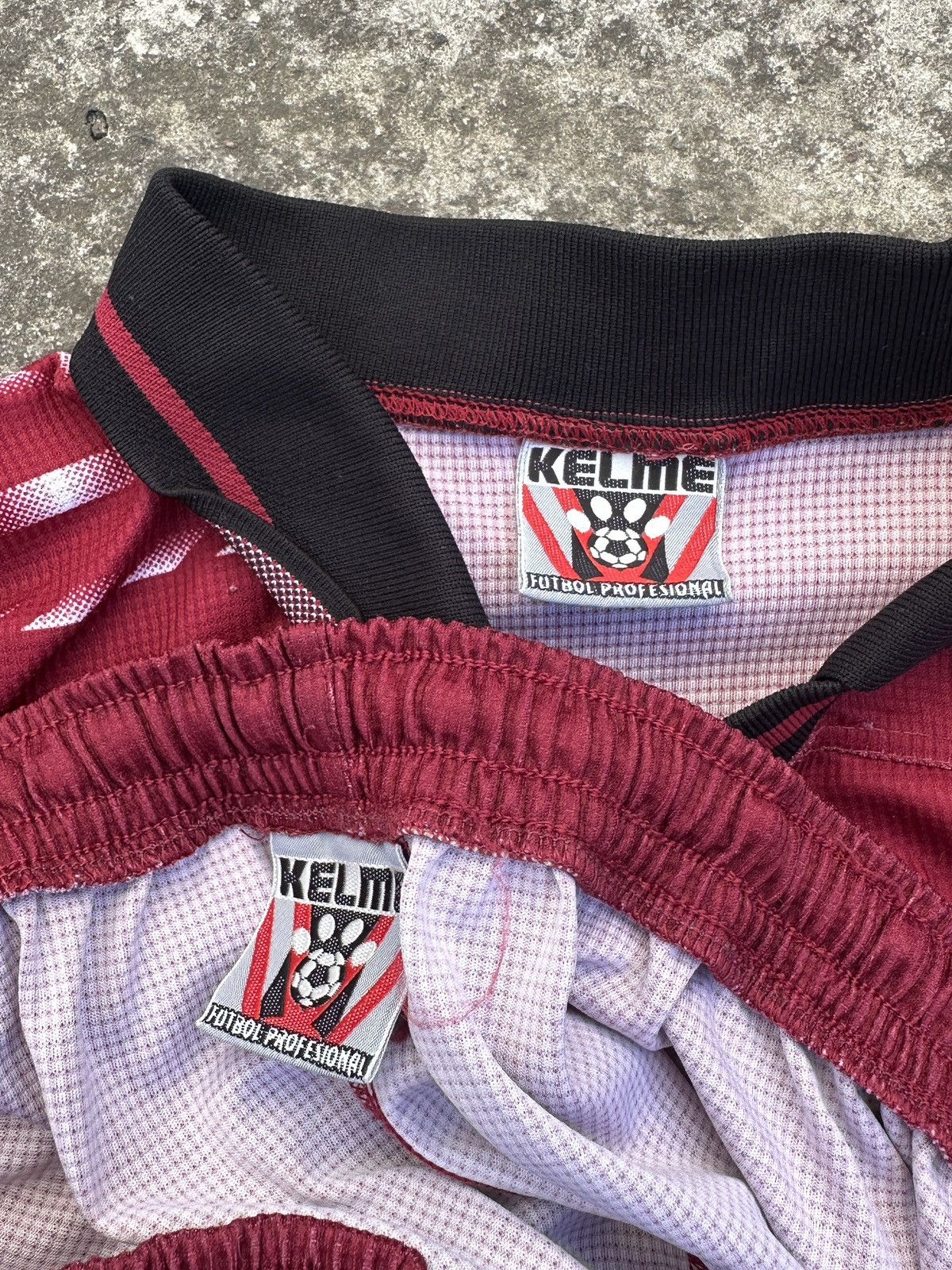 Vintage Vintage Kelme Torino Calcio Soccer Suits Jersey Rare Lampas Size US XL / EU 56 / 4 - 4 Thumbnail