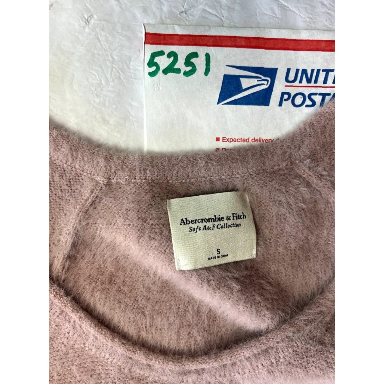 Abercrombie & Fitch Abercrombie & Fitch Pink Soft V-Neck Sweater Shirt Women Size Small Size S / US 4 / IT 40 - 7 Thumbnail