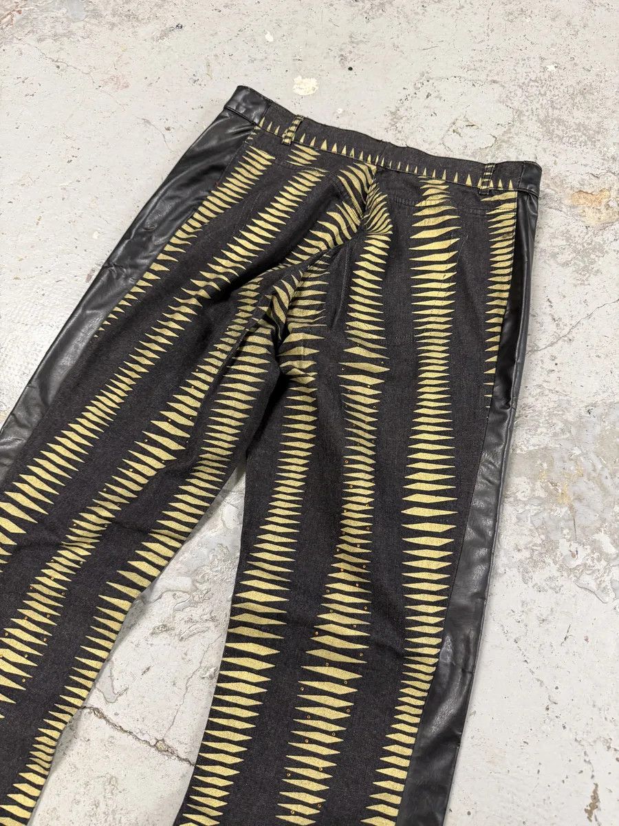 Iceberg 2000s Iceberg Black & Yellow Striped Irregular Faux Leather Pants Size US 30 / EU 46 - 9 Thumbnail