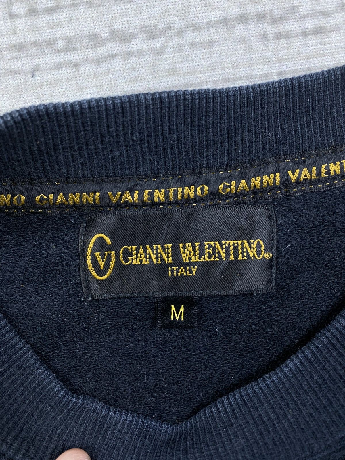 Gianni Valentino × Valentino × Vintage Vintage 90s Gianni Valentino Embroidery Logo Sweatshirt Size US M / EU 48-50 / 2 - 5 Thumbnail