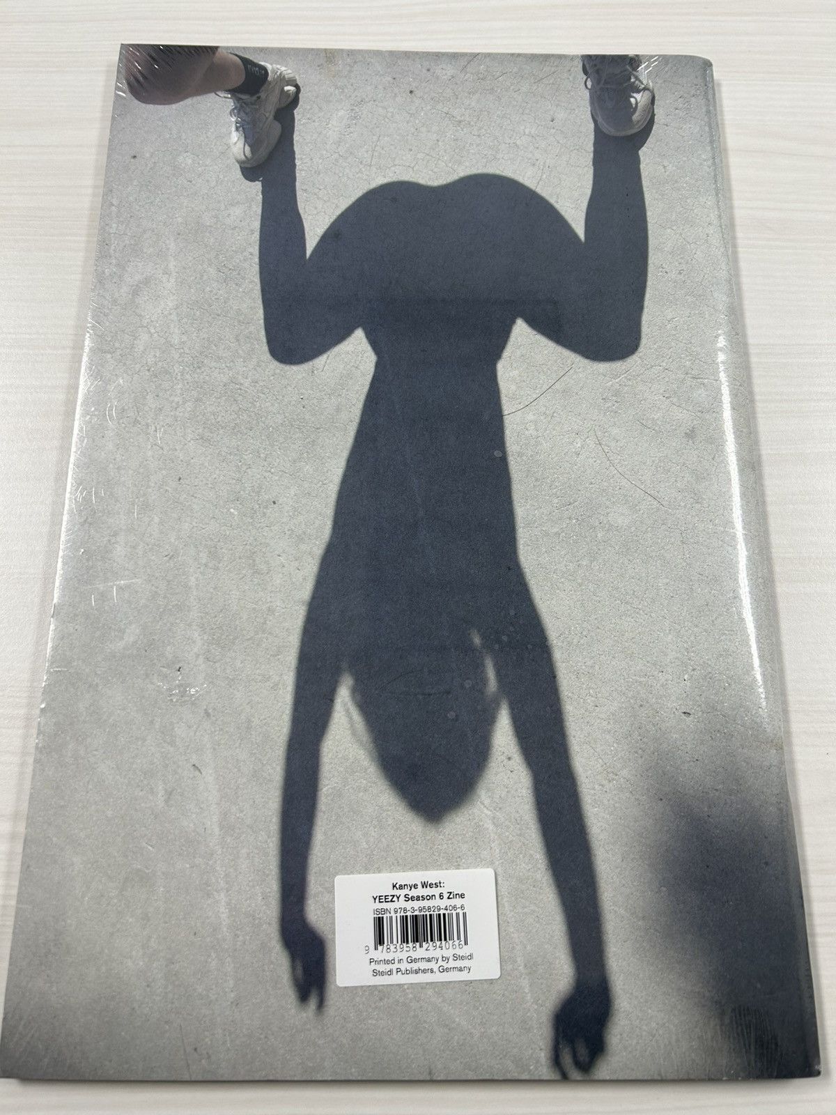 Yeezy Yeezy Season 6 Zine Size ONE SIZE - 1 Thumbnail