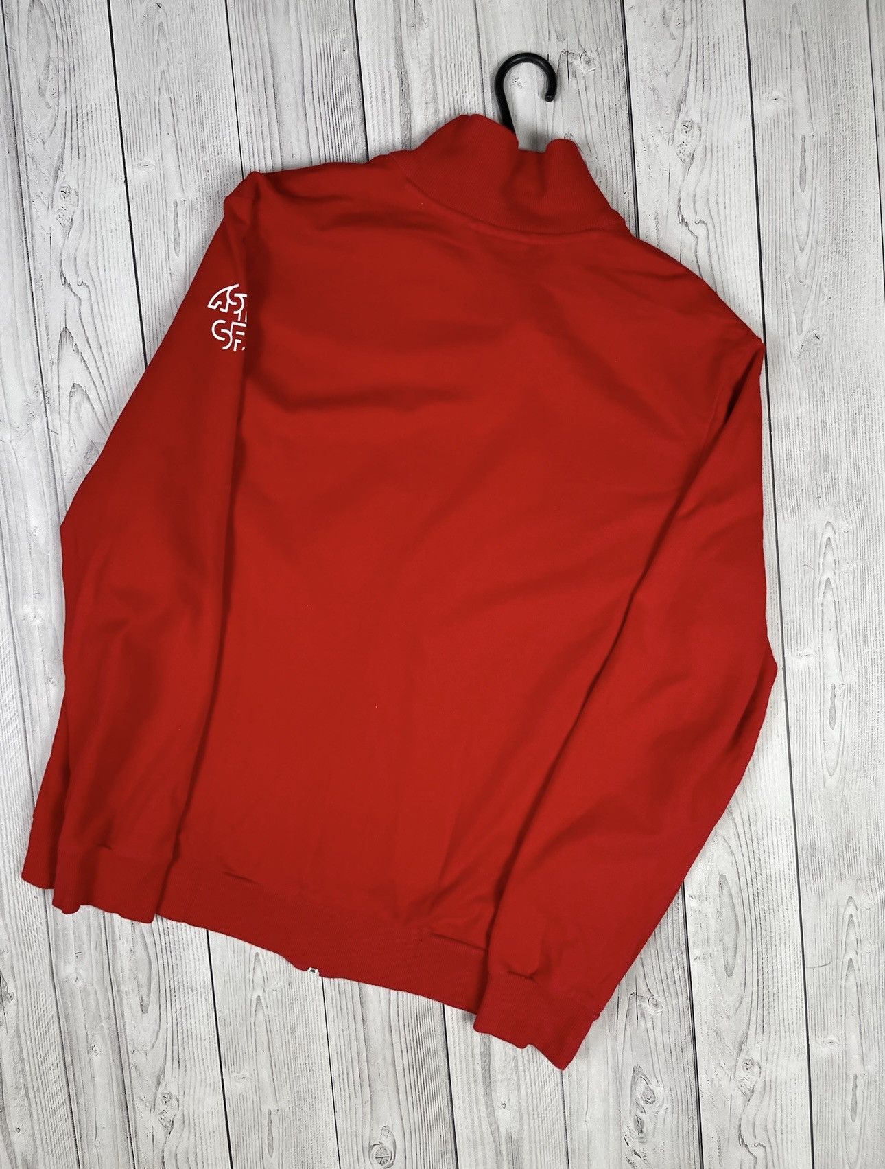 Puma Vintage puma Suisse rare jacket switzerland logo red size L Size US L / EU 52-54 / 3 - 2 Thumbnail