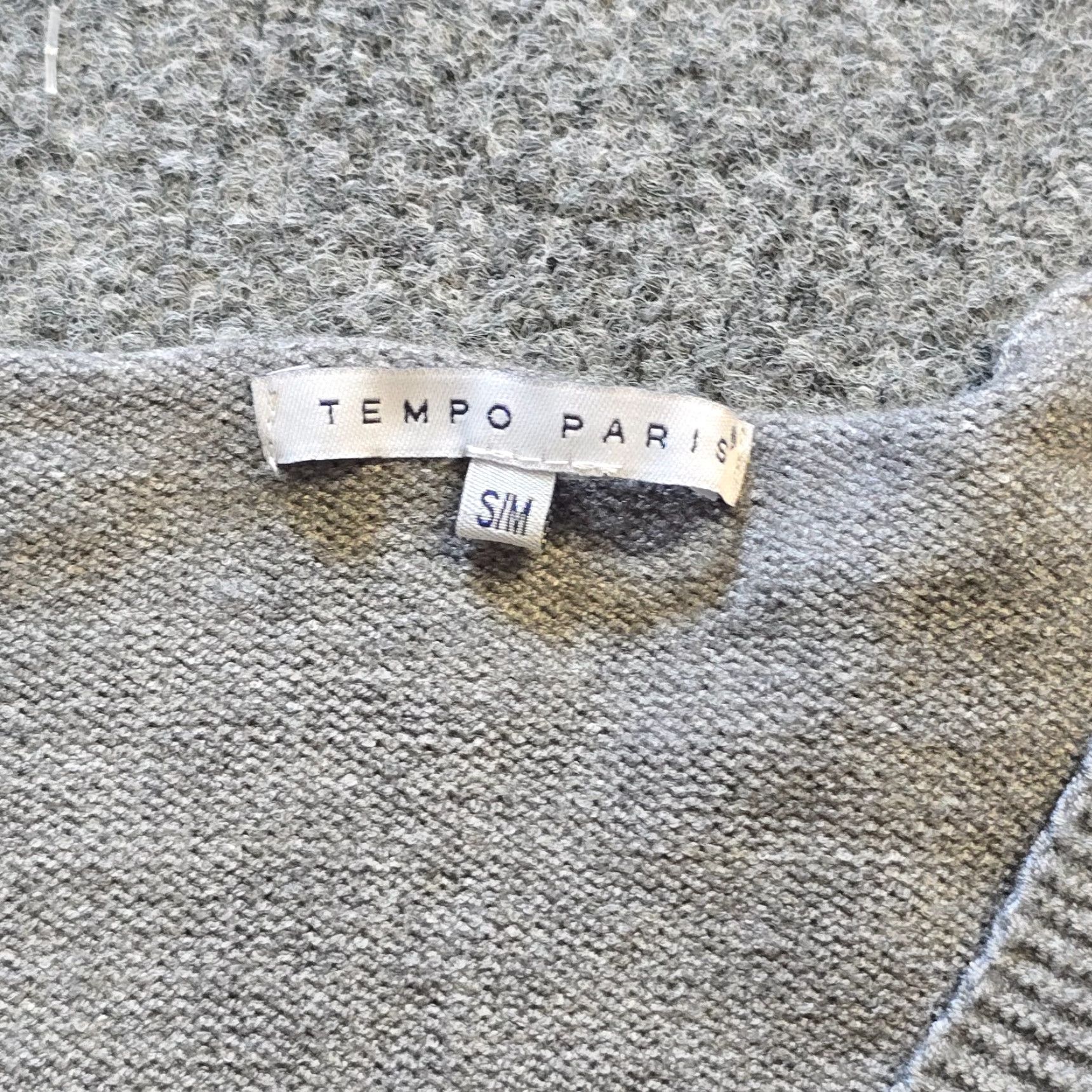 Vintage Tempo Paris Sweater Womens Size M Gray V Neck Long Sleeve Boxy Casual Pullover Knit Polyester KnitStyle Tight-Knit Size M / US 6-8 / IT 42-44 - 3 Thumbnail