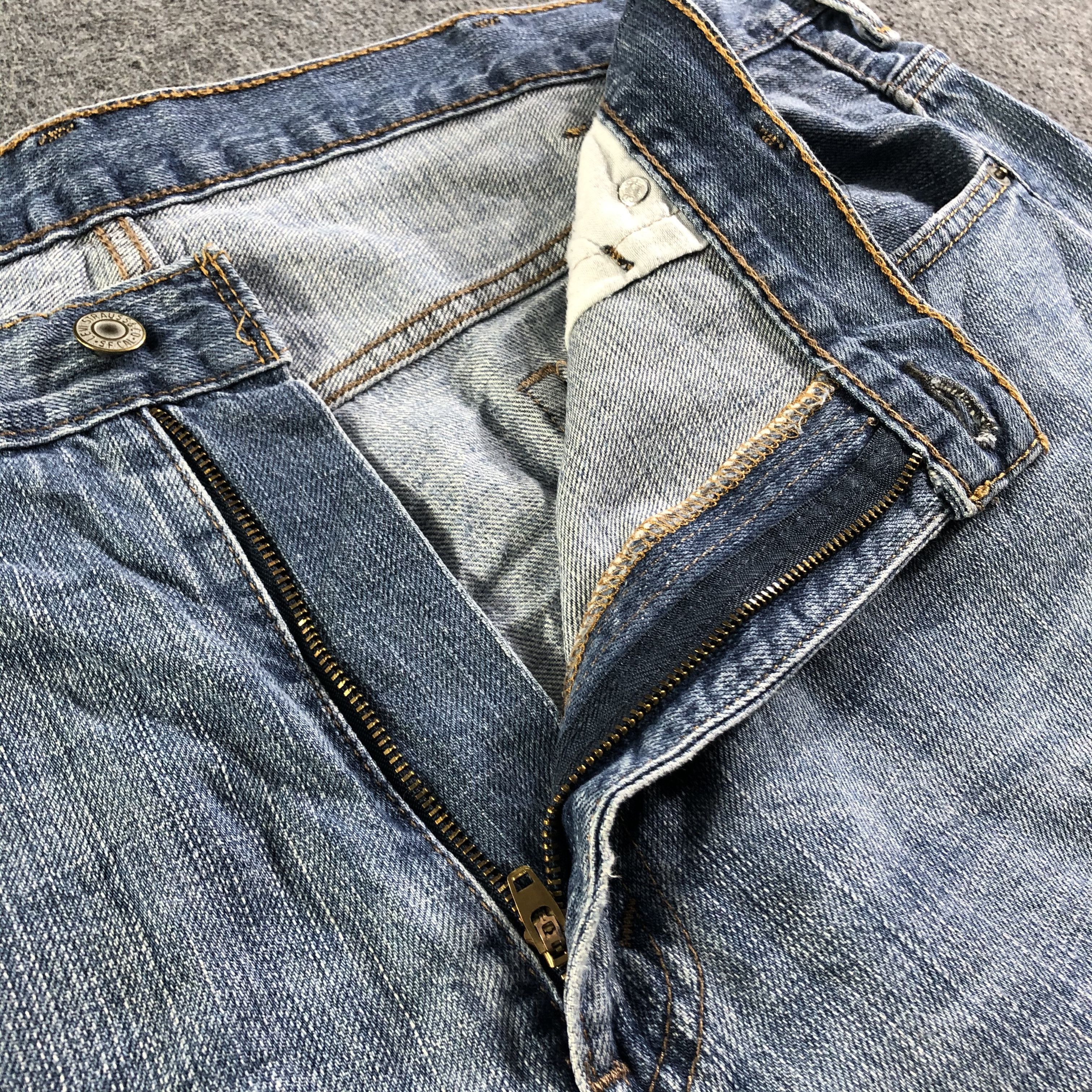 Vintage Blue Wash Levis 569 Jeans-J4474