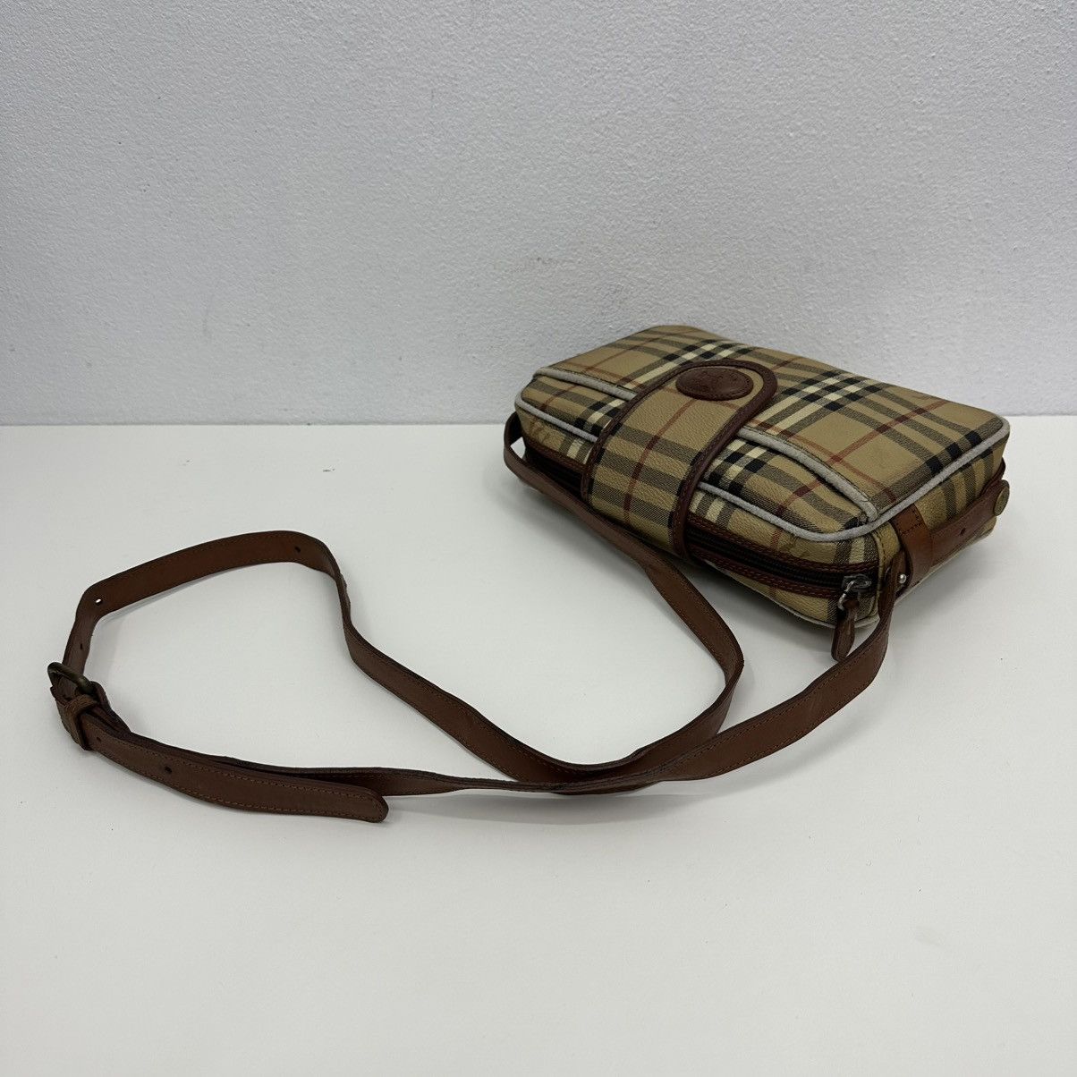 Burberry ‼️YES‼️ AUTH. VINTAGE BURBERRY NOVA CHECK CLUTCH SHOULDER BAG Size ONE SIZE - 4 Thumbnail