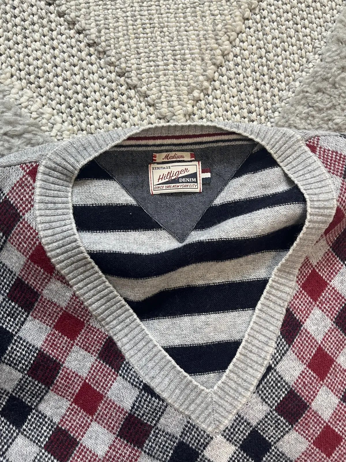 Tommy Hilfiger Vintage Tommy Hilfiger Heritage Argyle Sweater Gray Size M Size US M / EU 48-50 / 2 - 2 Thumbnail