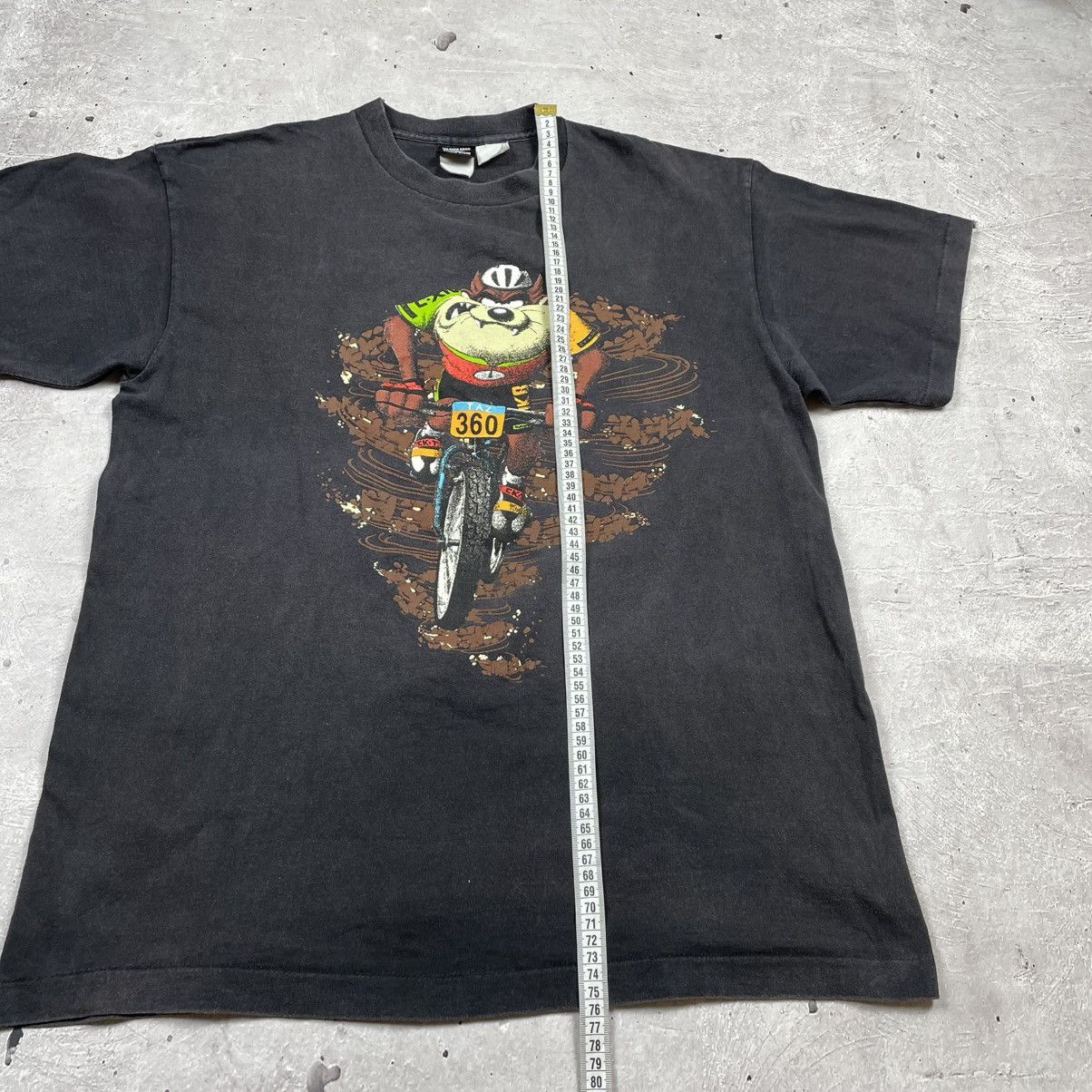 Vintage × Warner Bros Vintage 1995 Taz Warner Bros WILD THING Double Sided Print Size US L / EU 52-54 / 3 - 4 Thumbnail