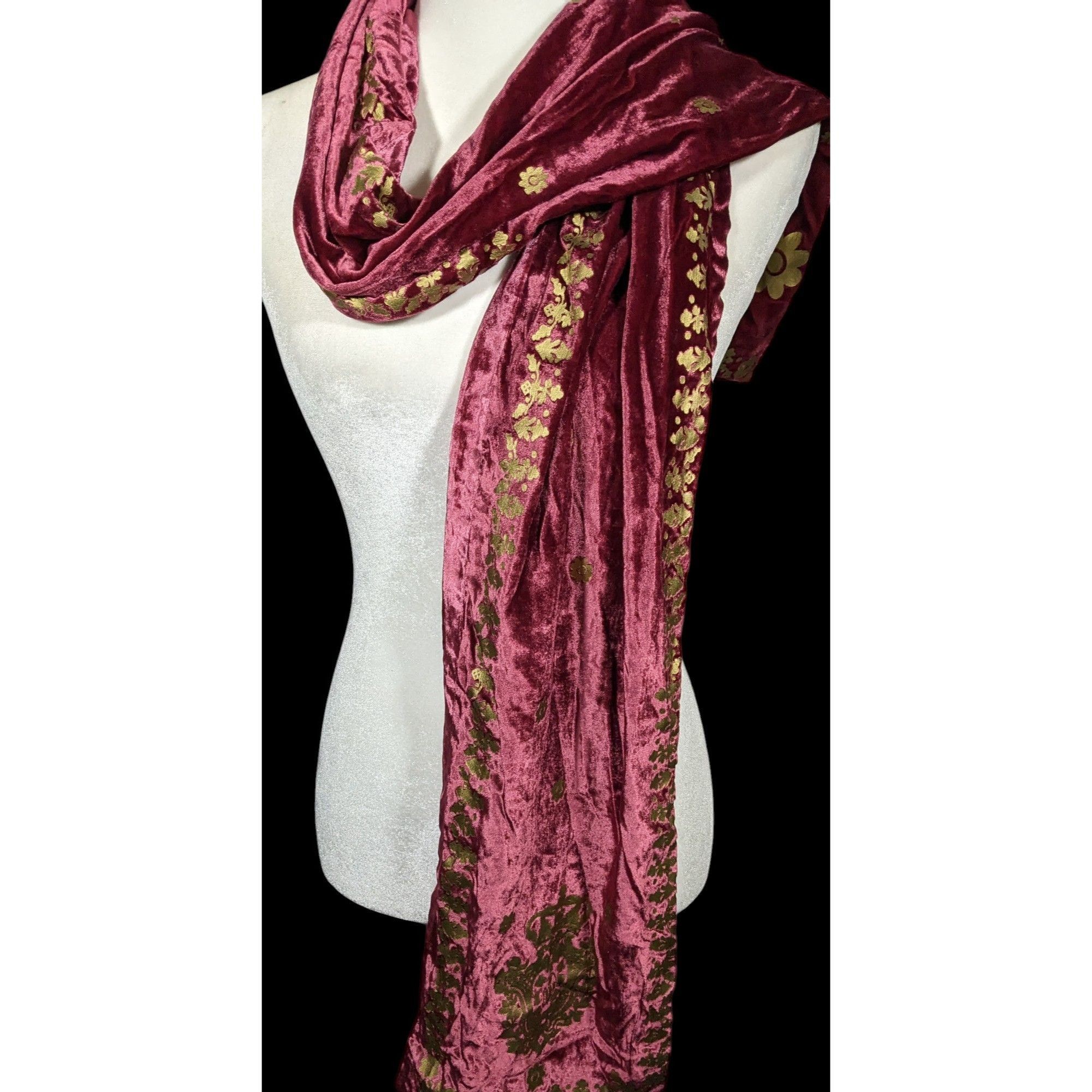 Other The Met Burgundy And Gold Velvet Royal Crest Scarf Size ONE SIZE - 6 Thumbnail