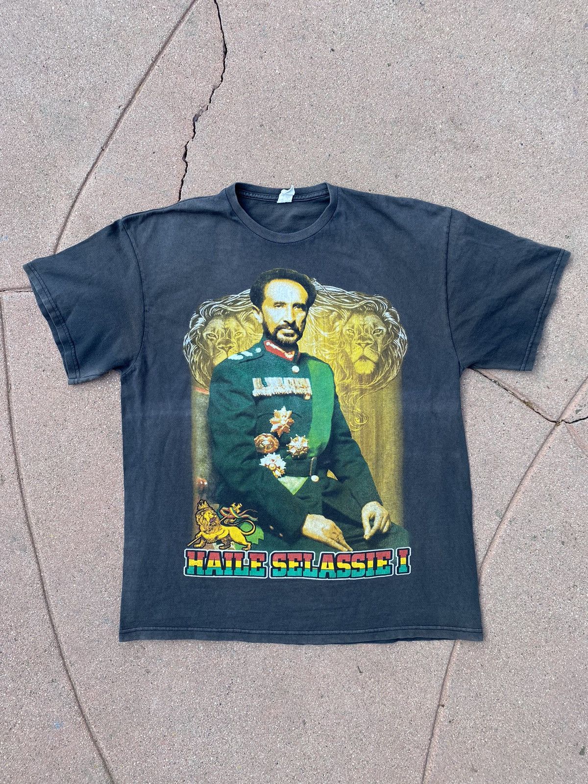 Vintage VINTAGE Haile Selassie Rastafarian Tee Size US XL / EU 56 / 4 - 1 Thumbnail