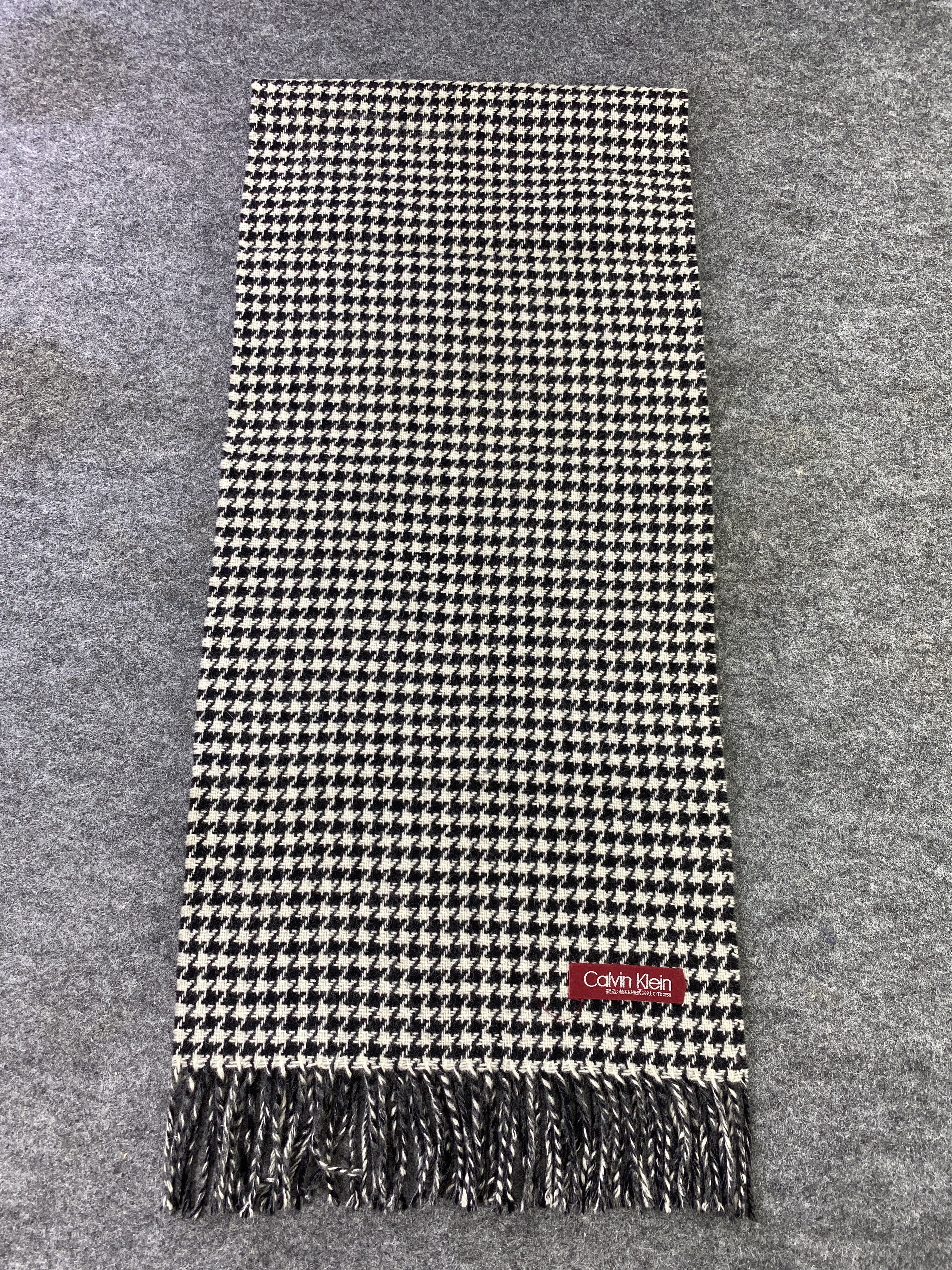 Calvin Klein Calvin Klein Scarf / Muffler / Neckwear -T618 Size ONE SIZE - 2 Thumbnail
