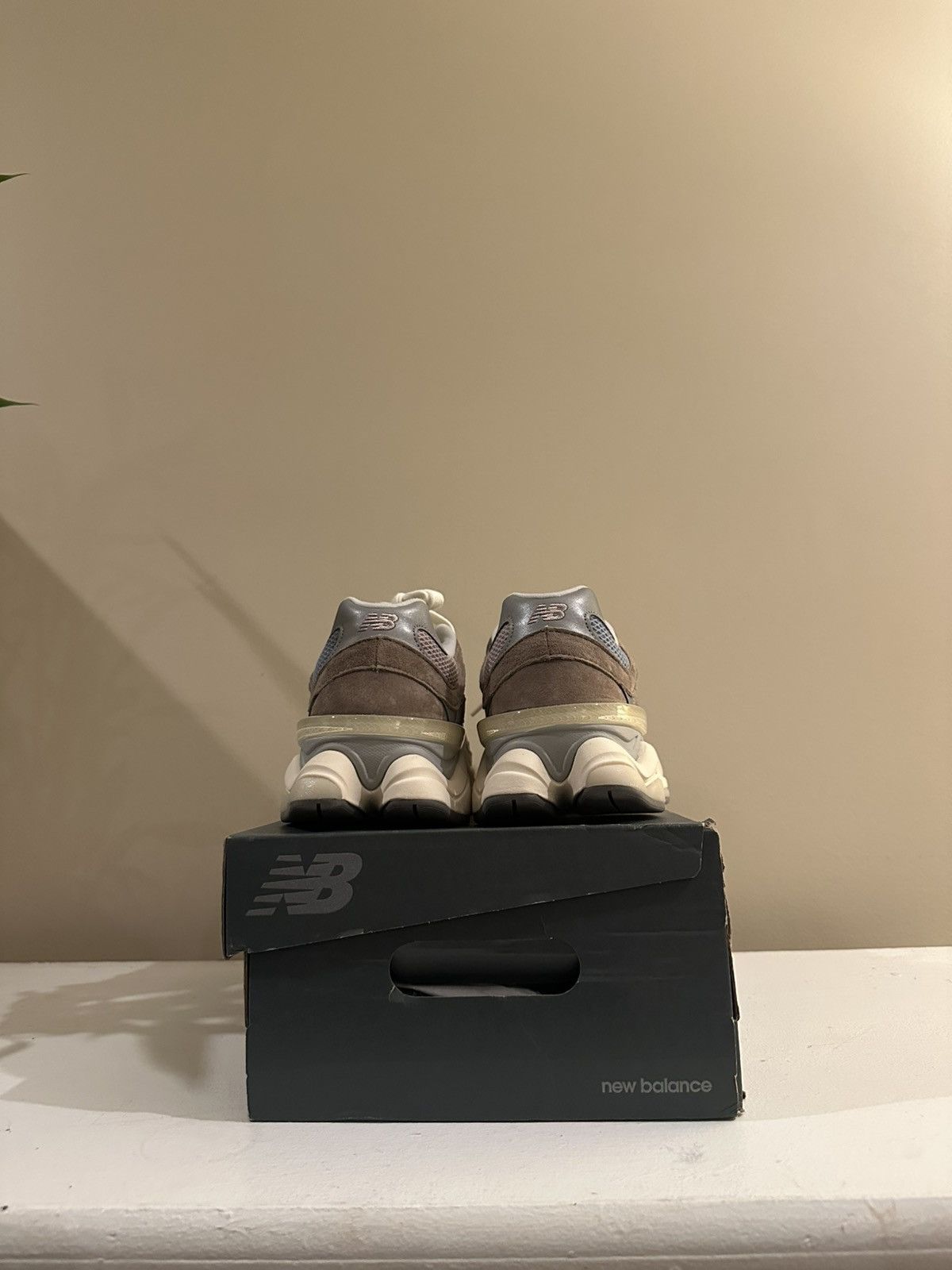 New Balance New Balance 9060 ‘Cherry Blossom Pack’ Size US 10 / EU 43 - 3 Thumbnail