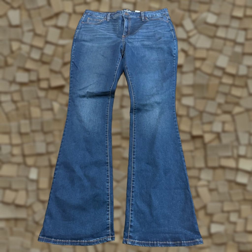 Vintage Terra & Sky Jeans Women 16W Blue Denim Bootcut 45" Inseam 32" Regular Rise High 10.5+ 5-Pocket Zip Size 38" / US 16 / IT 52 - 1 Thumbnail