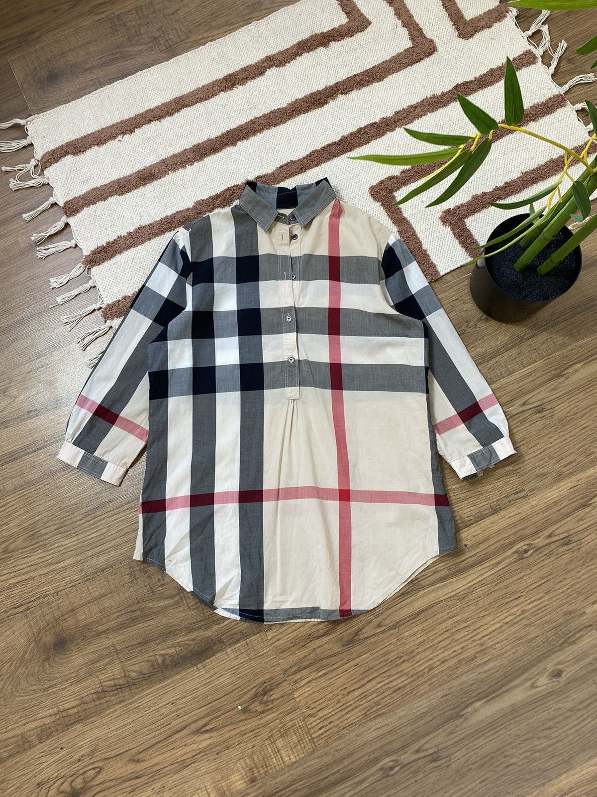 Burberry VINTAGE BURBERRY NOVA CHECK CLASSIC SHIRT Size S / US 4 / IT 40 - 2 Thumbnail