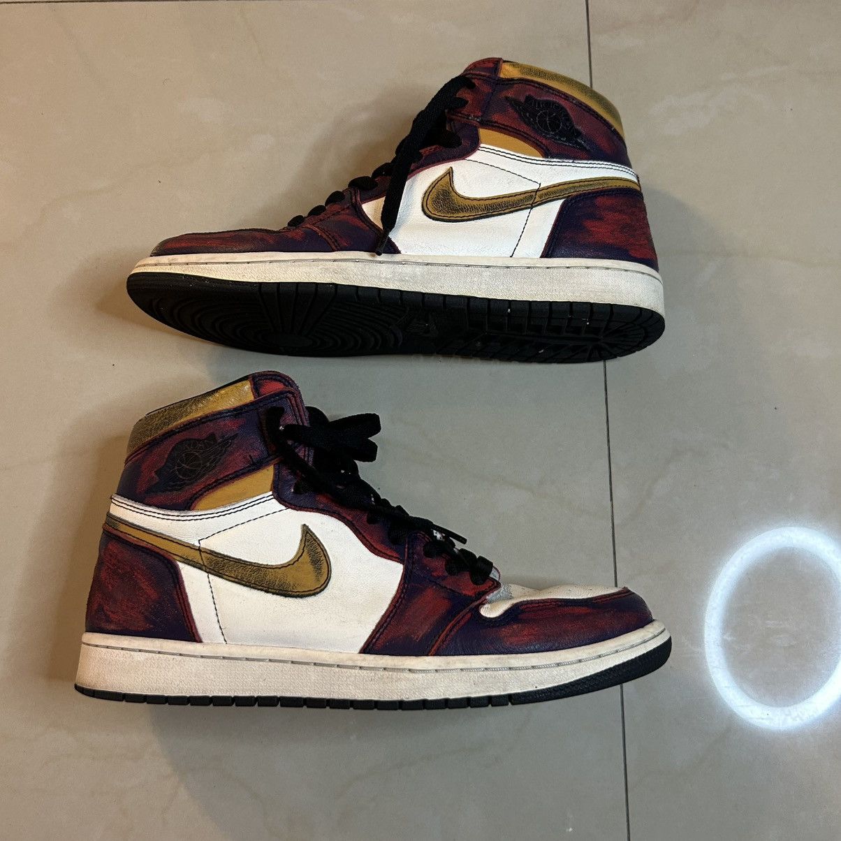 Jordan Brand Jordan 1 Sb La to Chicago Size US 9.5 / EU 42-43 - 1 Thumbnail