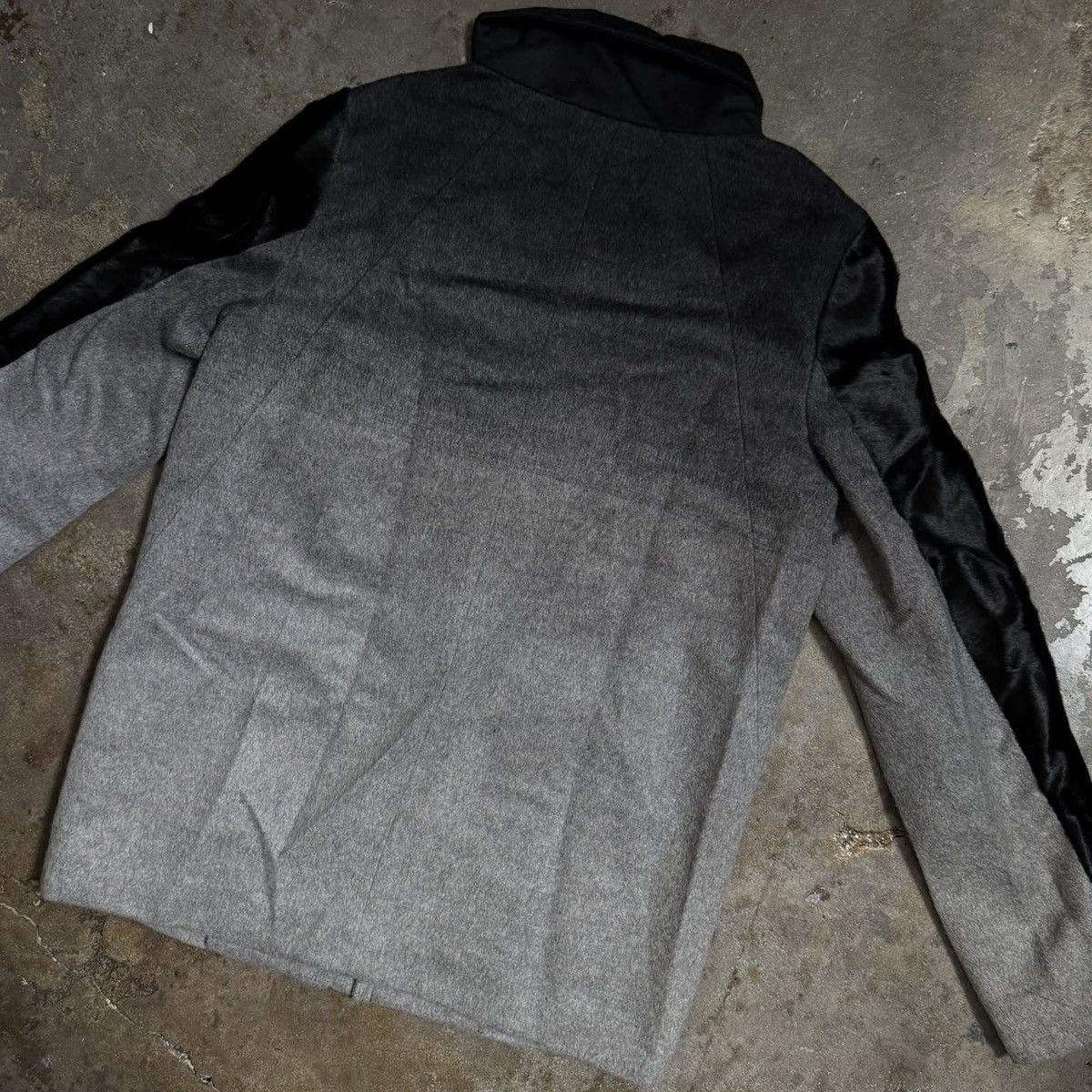 Helmut Lang HELMUT LANG OMBRÉ GREY/ BLACK WOOL CALF HAIR JACKET - S Size S / US 4 / IT 40 - 5 Thumbnail