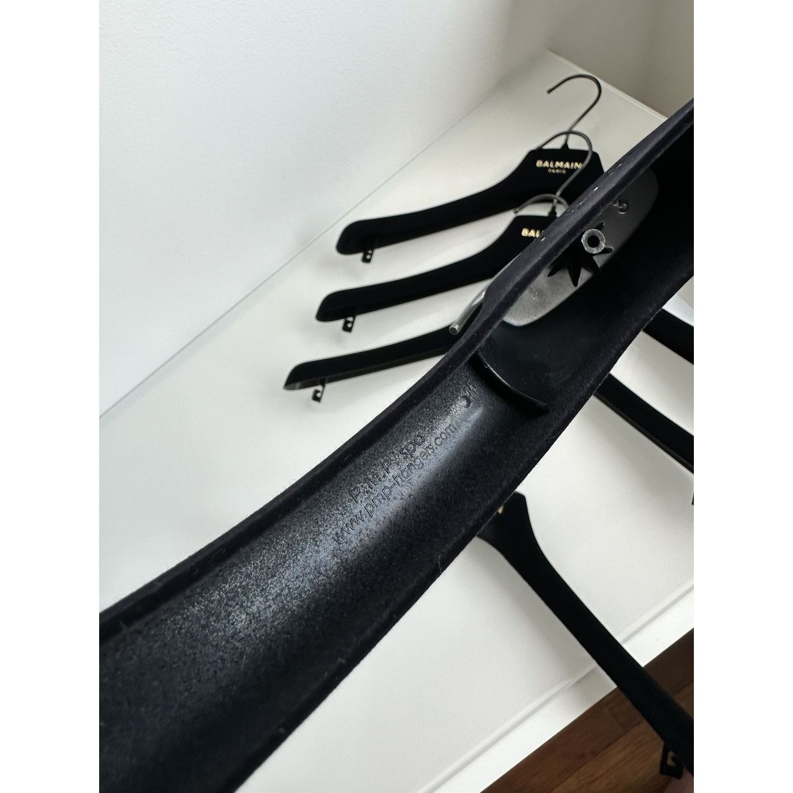 Balmain Balmain premium made in italy metal velour black hangers Size ONE SIZE - 7 Thumbnail