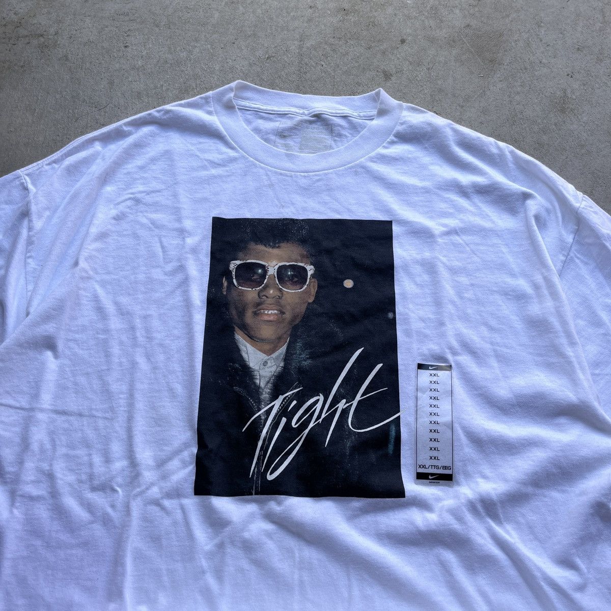 Vintage Vintage Y2K Nike Deon Sanders ‘Tight’ Graphic T Shirt Size US XXL / EU 58 / 5 - 2 Thumbnail