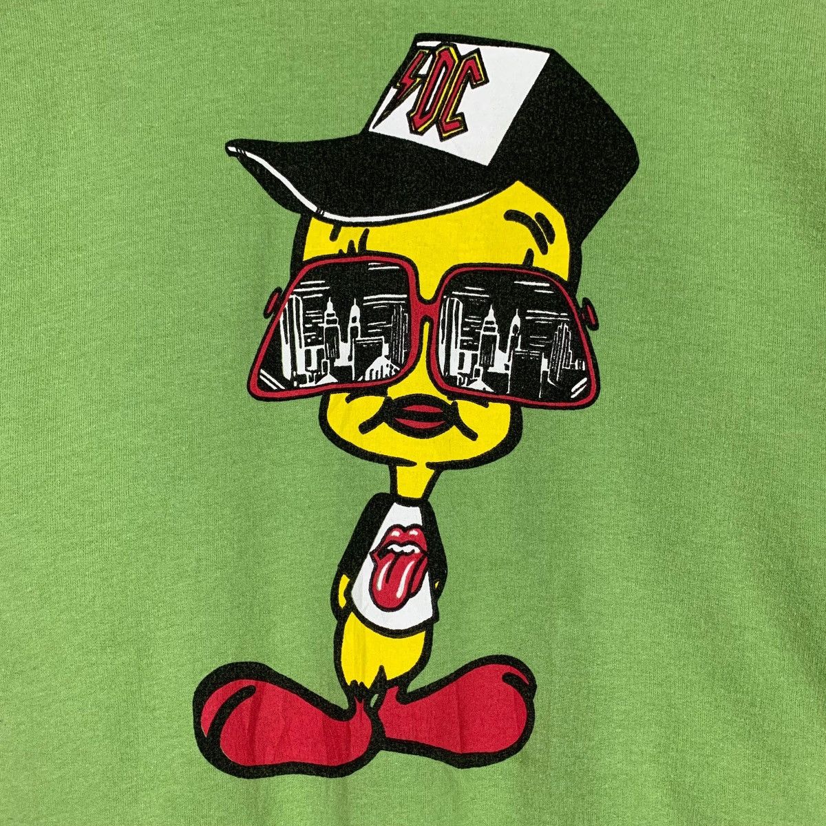 Gildan Tweety With ACDC Cap Rolling Stone Tees Sweatshirt #0737-C34 Size US S / EU 44-46 / 1 - 5 Thumbnail