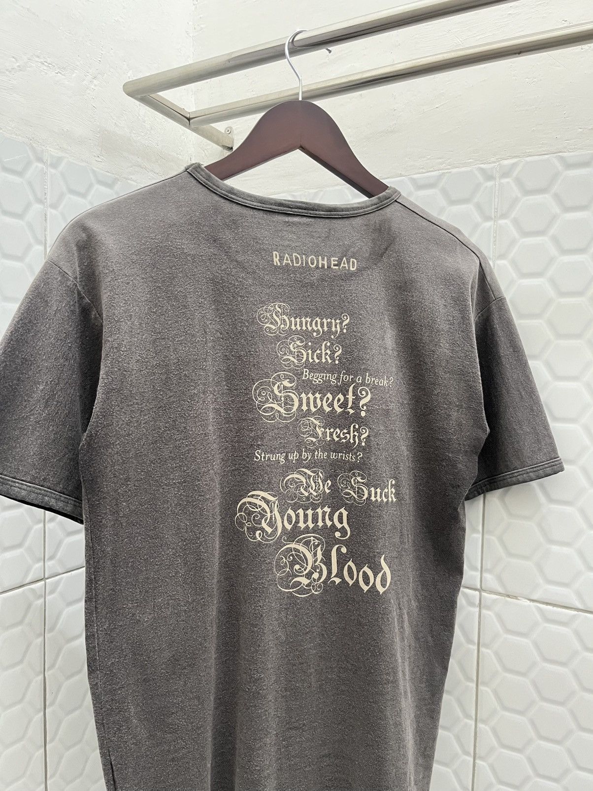 Band Tees Vintage Radiohead Sundfaded Thrashed Tee Size US S / EU 44-46 / 1 - 4 Thumbnail