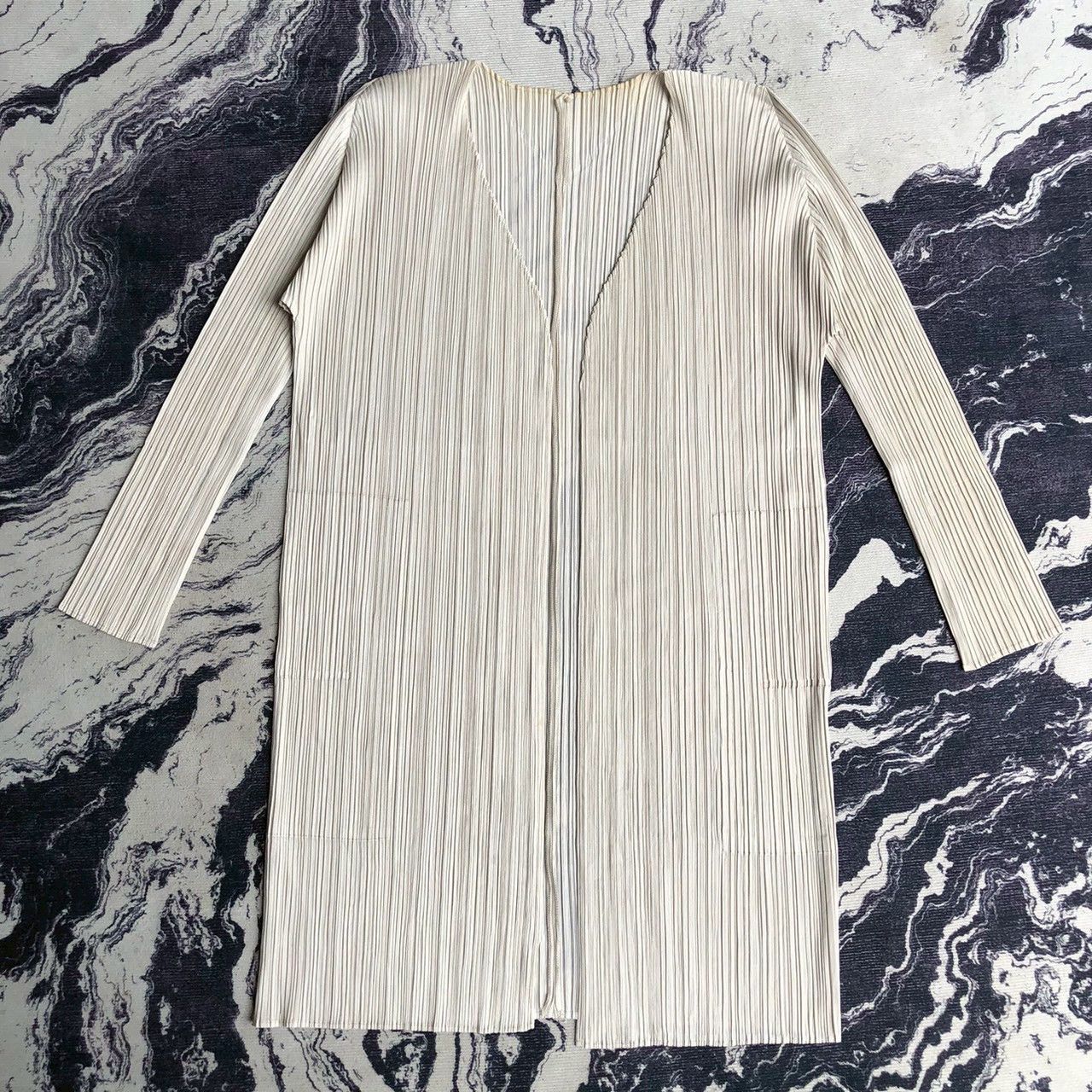 Pleats Please Issey Miyake Pleats Please Issey Miyake Pleated Dress Cardigan Size L / US 10 / IT 46 - 3 Thumbnail