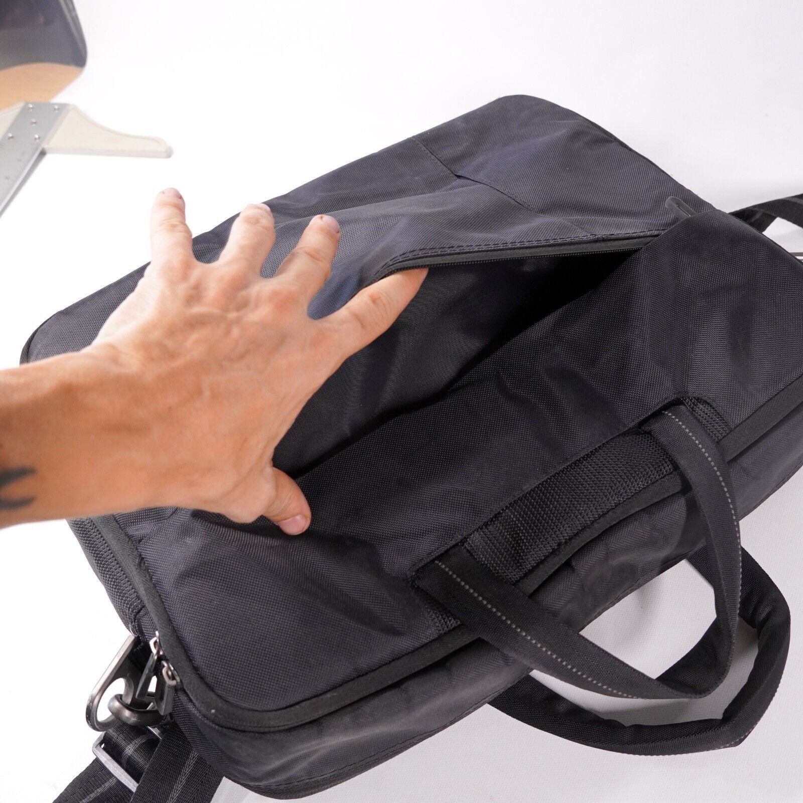 Other Dell Laptop Crossbody Travel Bag Briefcase Messenger Bag 17" Size ONE SIZE - 5 Thumbnail