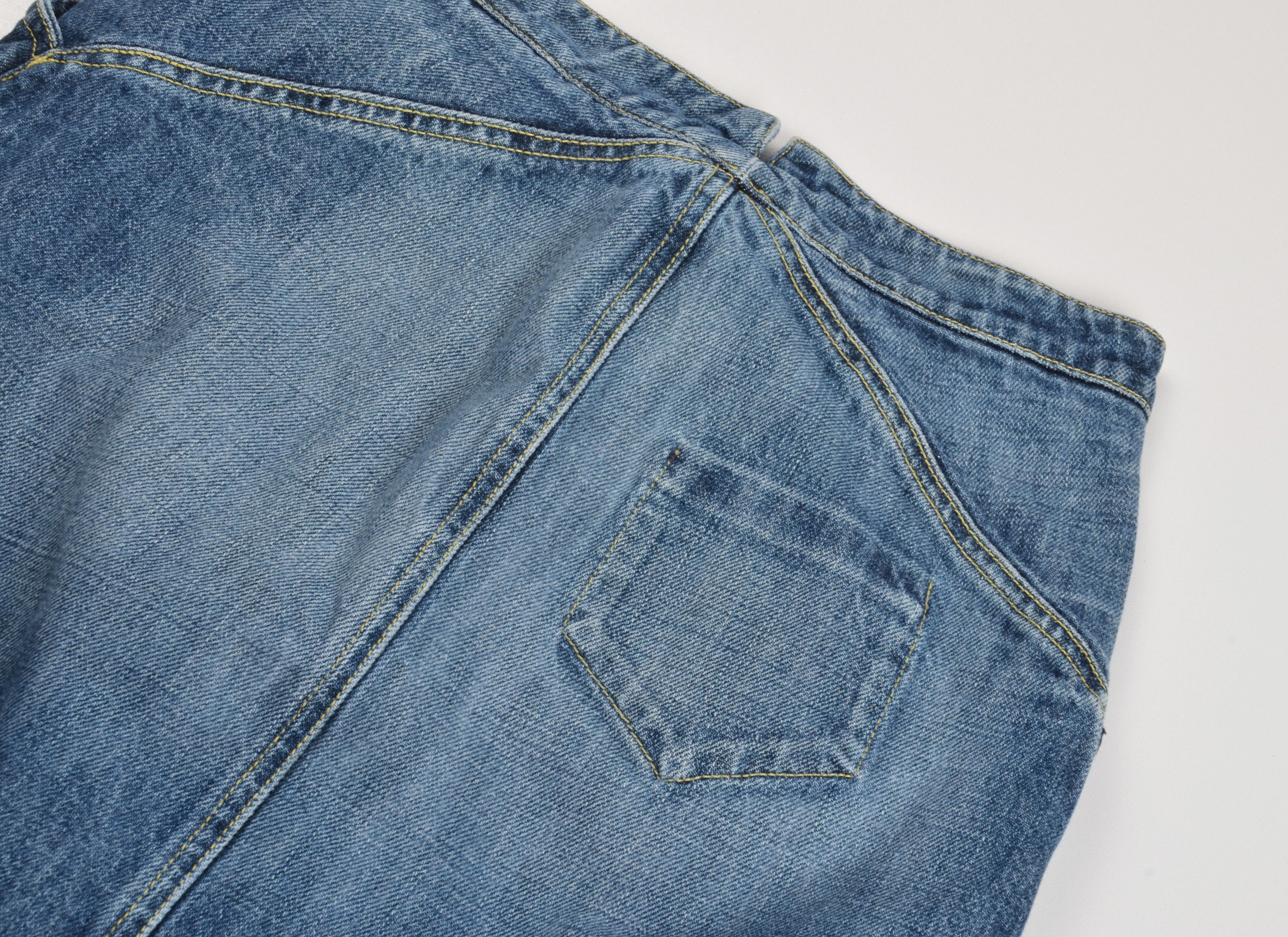 Armani Vintage Armani Jeans Y2K Blue Mini Denim Skirt Size 26" / US 2 / IT 38 - 9 Thumbnail