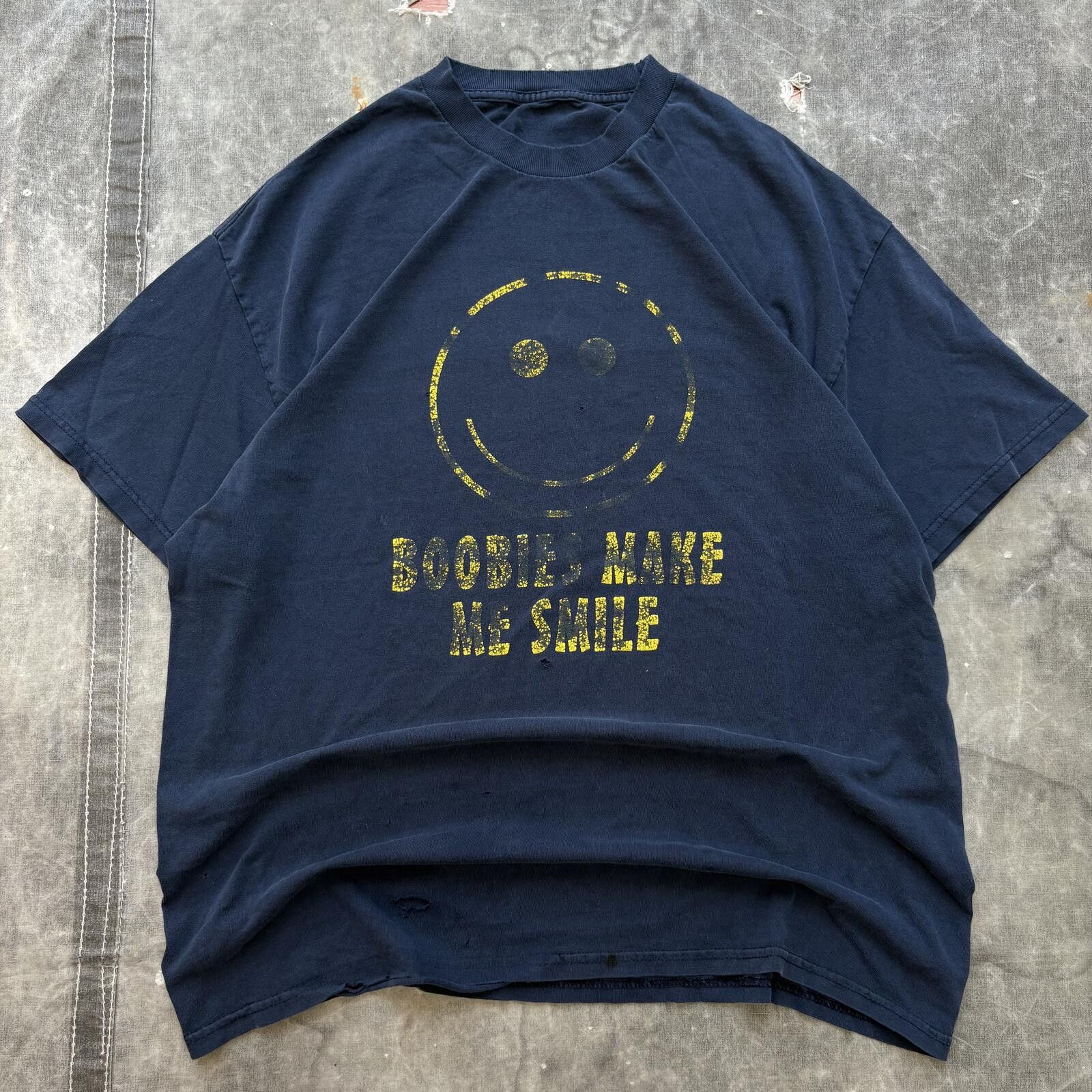 Vintage Vintage Y2K Distressed Boobies Make Me Smile Funny Sex Shirt Size US XL / EU 56 / 4 - 1 Thumbnail