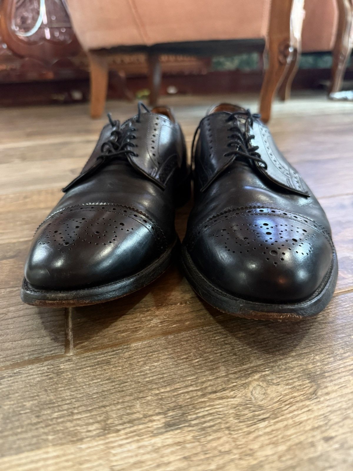 Allen Edmonds Allen Edmonds Sanford 9.5 D Black Broque Captoe Oxford Size US 9.5 / EU 42-43 - 4 Thumbnail