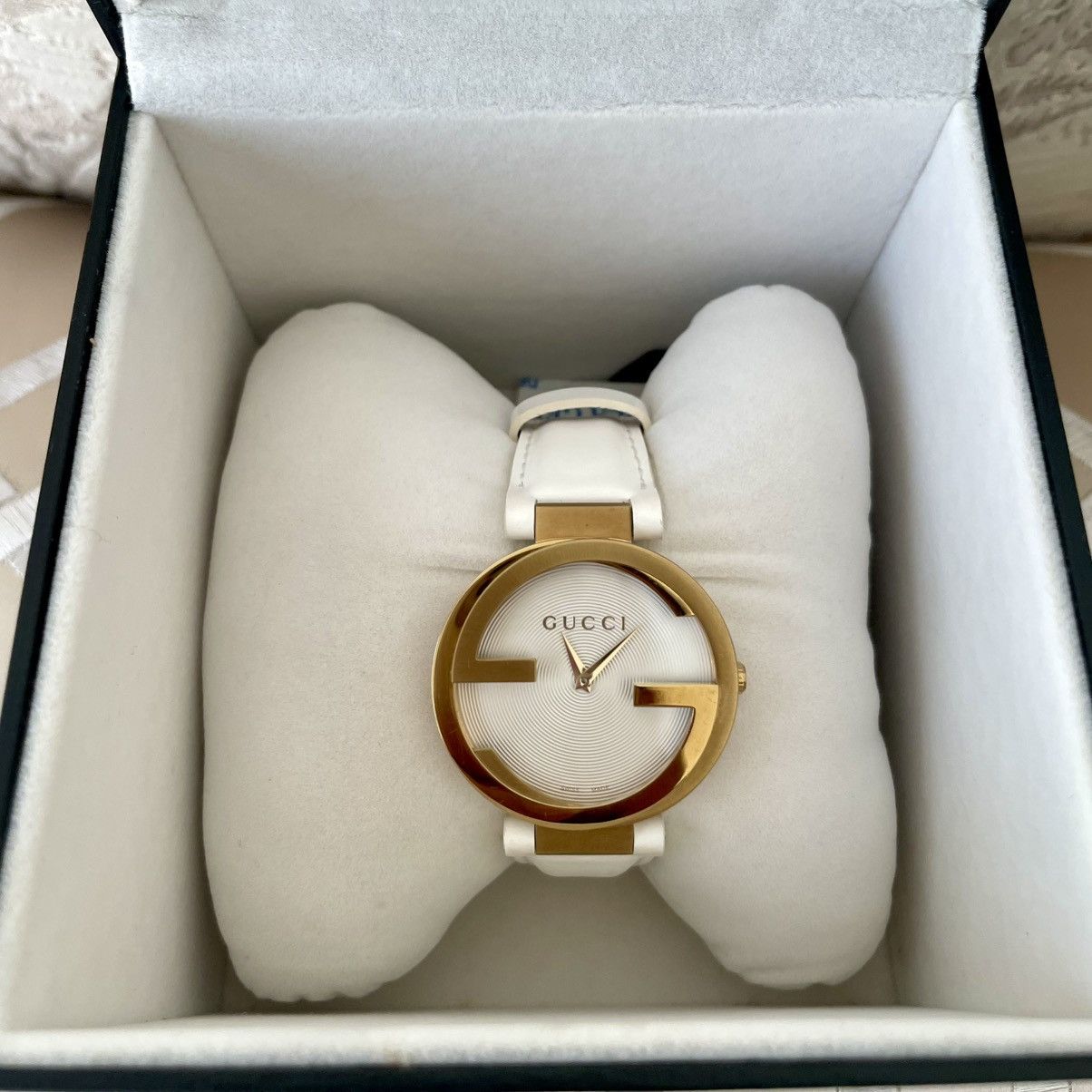 Gucci Gucci White Leather Strap Brushed Gold GG Interlocking Watch Size ONE SIZE - 2 Thumbnail
